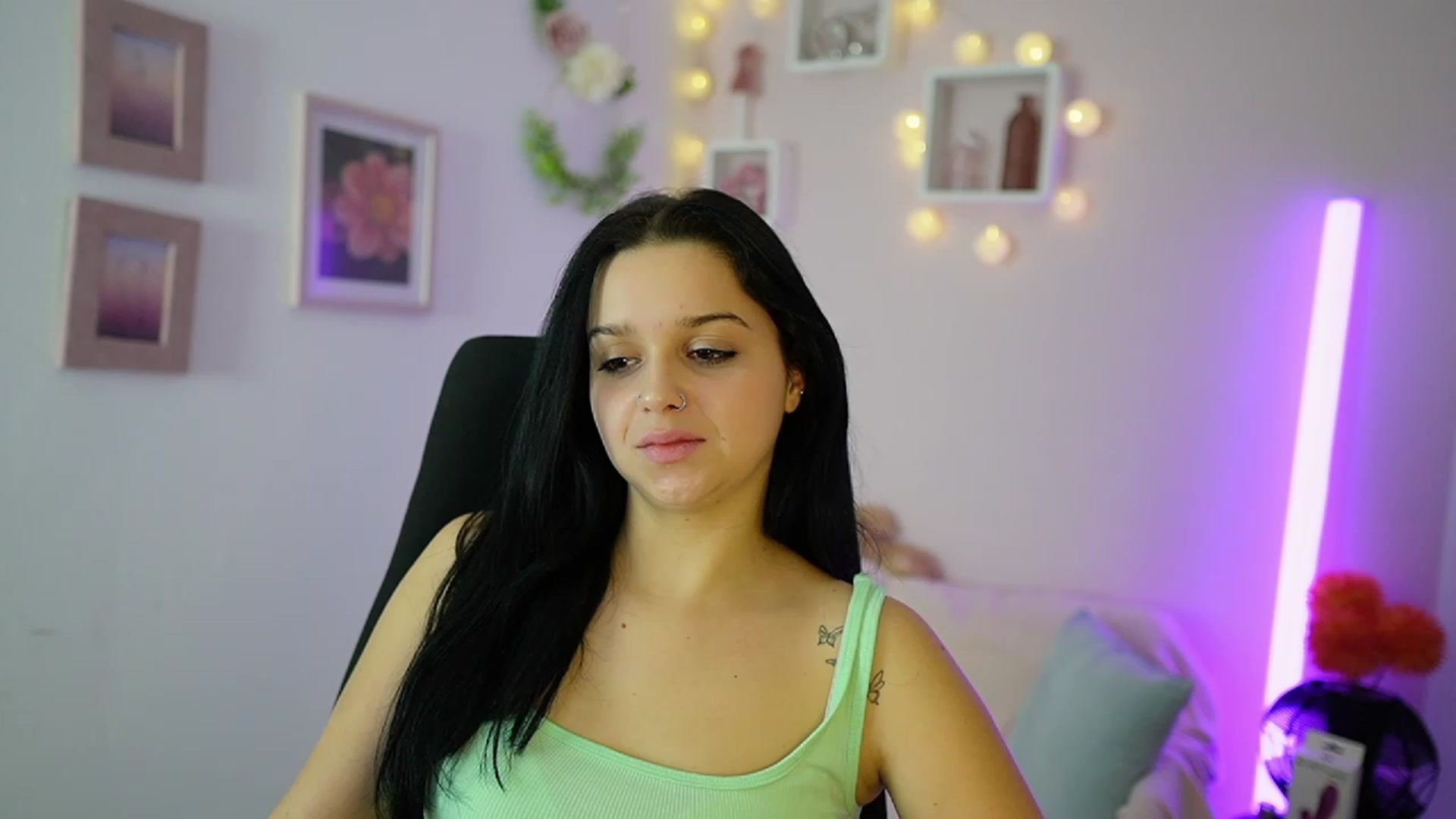 Gallery image thumbnail from Sola_Zola18's myfreecams stream on, 11/17/2023, 23:31 image 20 of 20