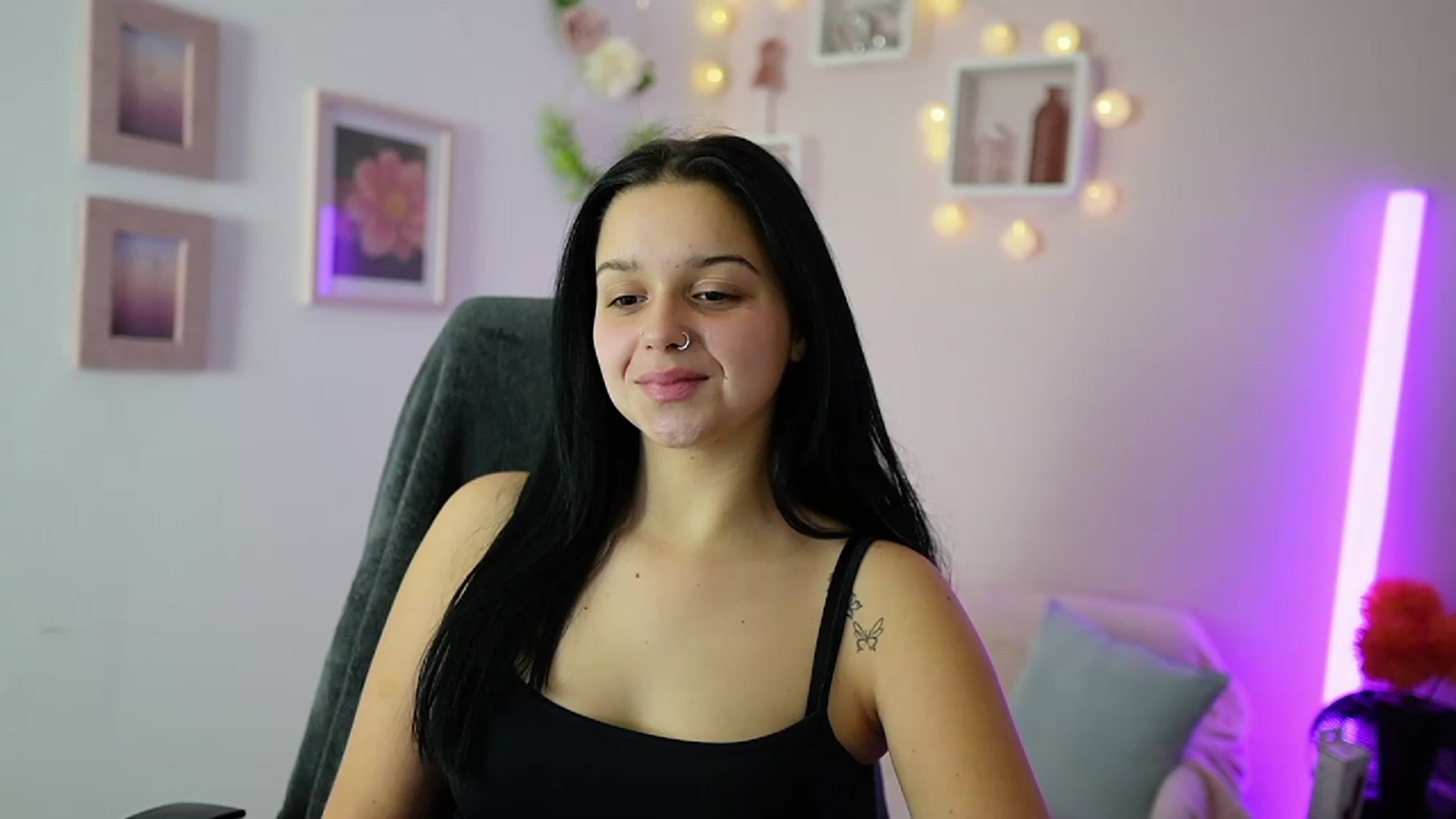 Gallery image thumbnail from Sola_Zola18's myfreecams stream on, 11/20/2023, 20:25 image 12 of 20