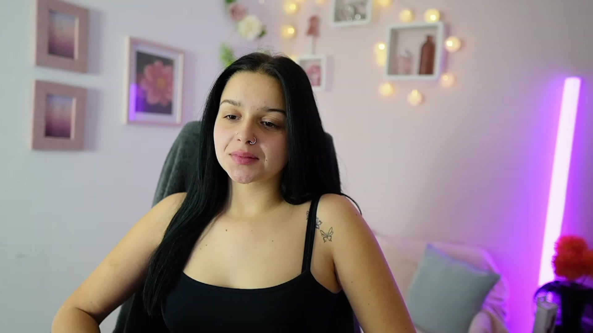 Gallery image thumbnail from Sola_Zola18's myfreecams stream on, 11/20/2023, 20:25 image 11 of 20