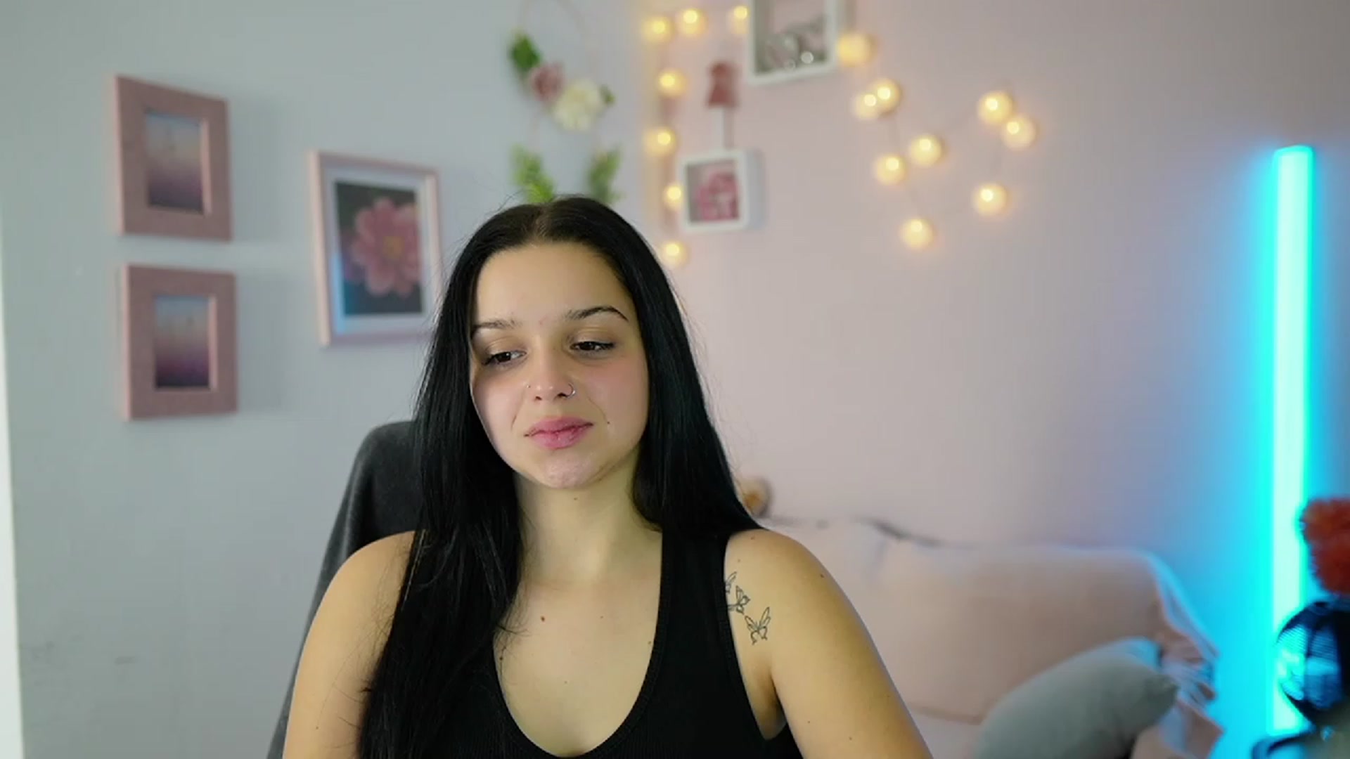 Gallery image thumbnail from Sola_Zola18's myfreecams stream on, 11/23/2023, 21:33 image 5 of 20