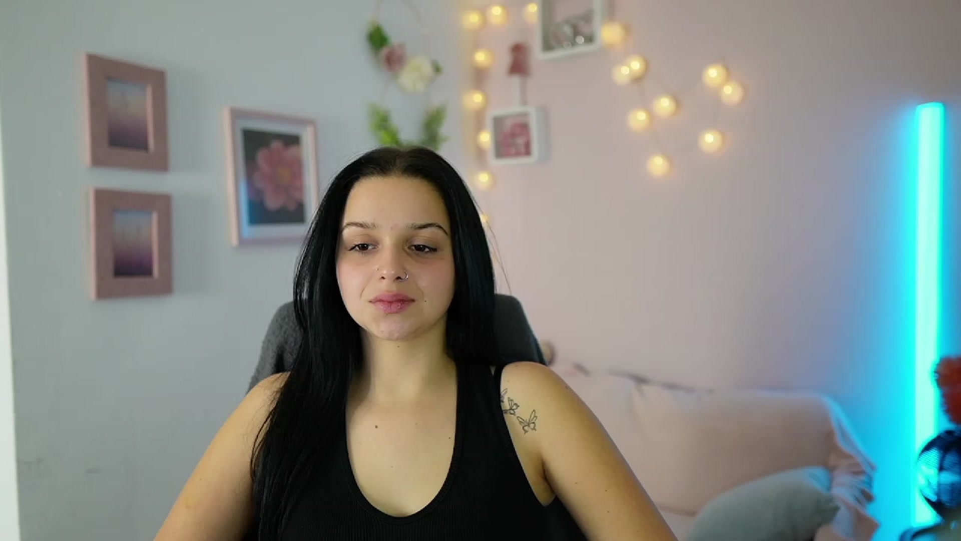 Gallery image thumbnail from Sola_Zola18's myfreecams stream on, 11/23/2023, 23:07 image 11 of 20