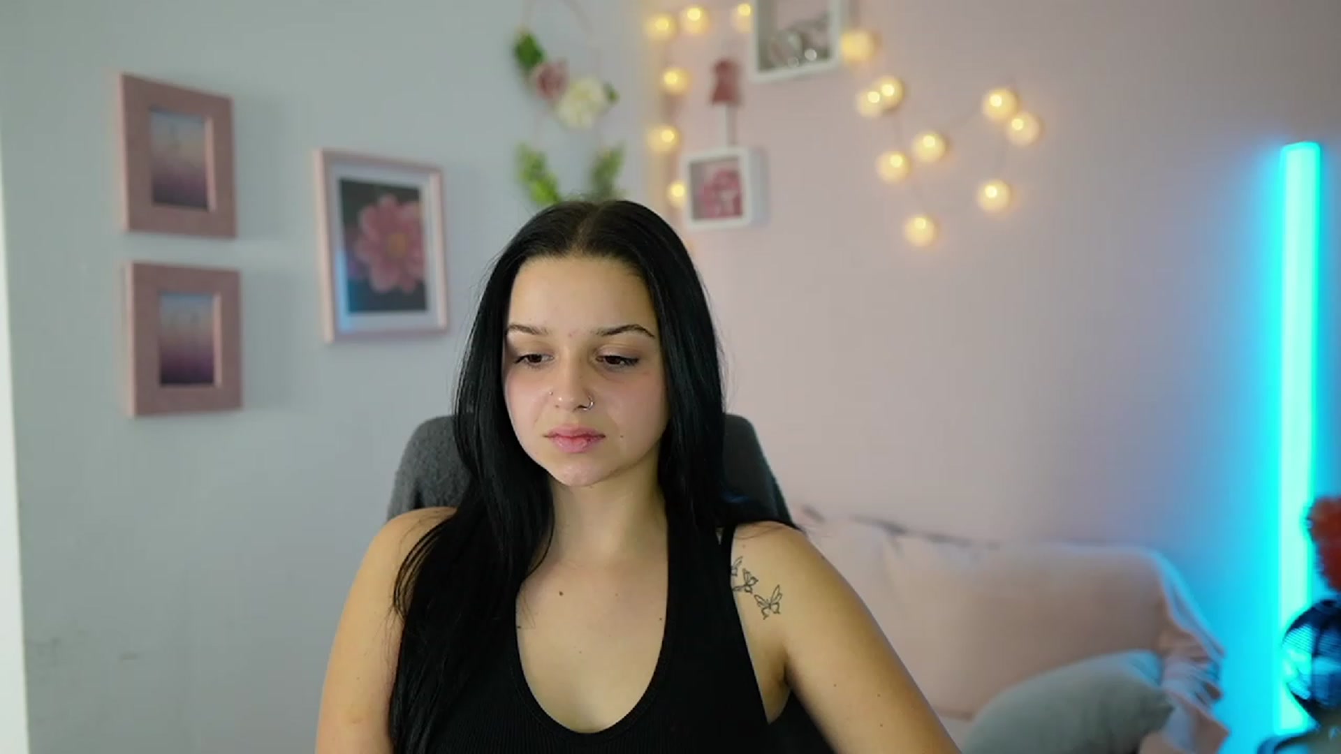 Gallery image thumbnail from Sola_Zola18's myfreecams stream on, 11/23/2023, 23:07 image 20 of 20