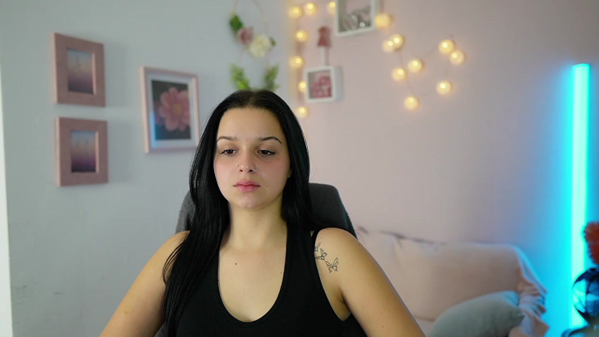 Gallery image thumbnail from Sola_Zola18's myfreecams stream on, 11/23/2023, 23:07 image 16 of 20
