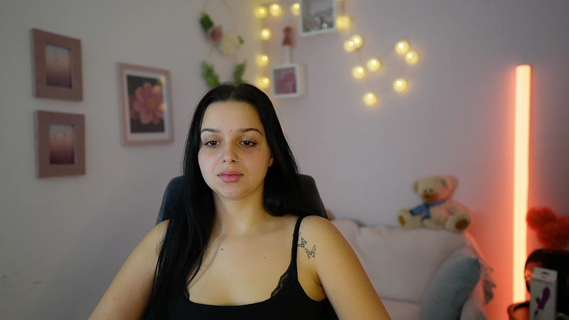 Gallery image thumbnail from Sola_Zola18's myfreecams stream on, 11/27/2023, 21:33 image 20 of 20