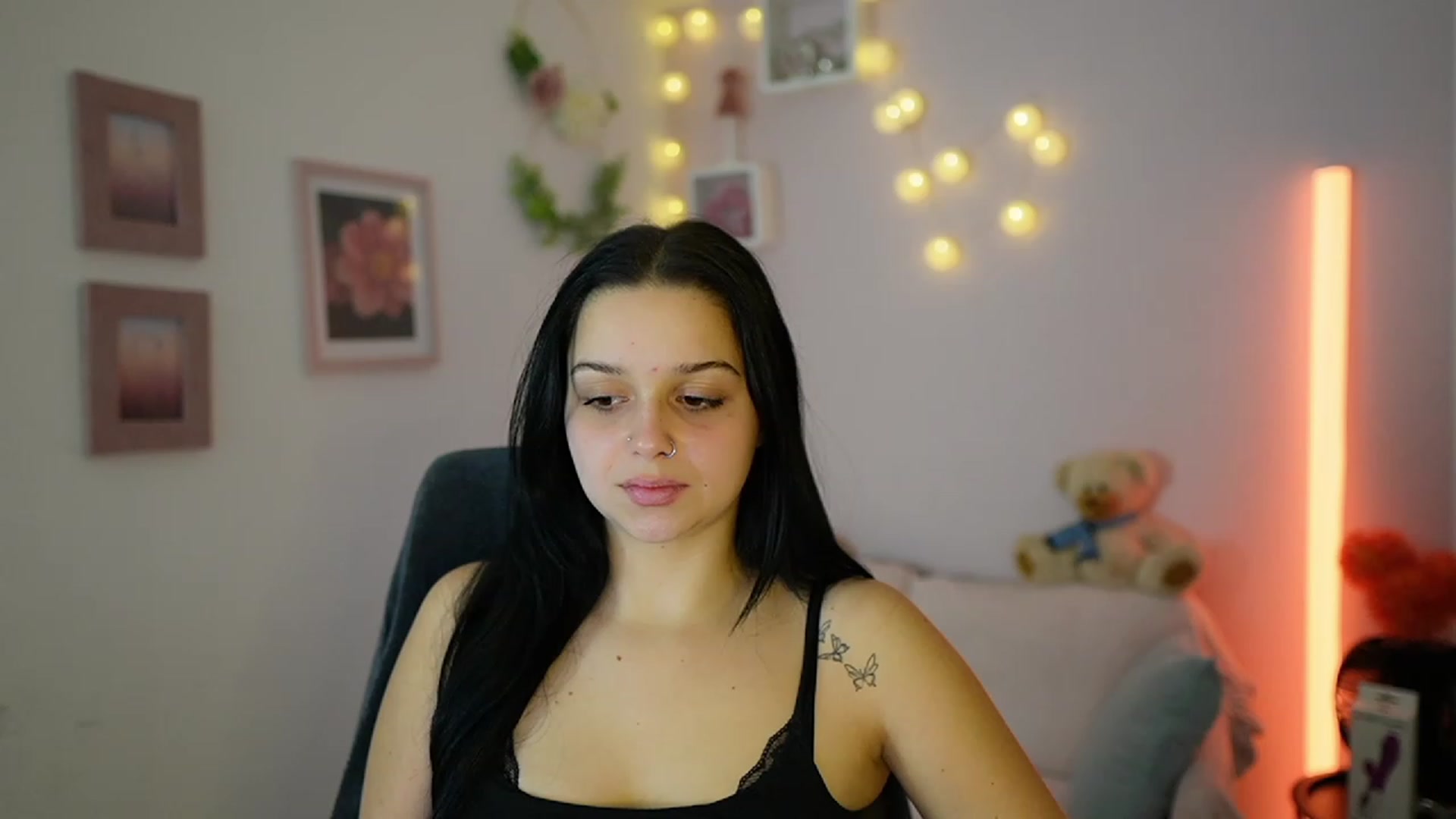 Gallery image thumbnail from Sola_Zola18's myfreecams stream on, 11/27/2023, 21:33 image 1 of 20