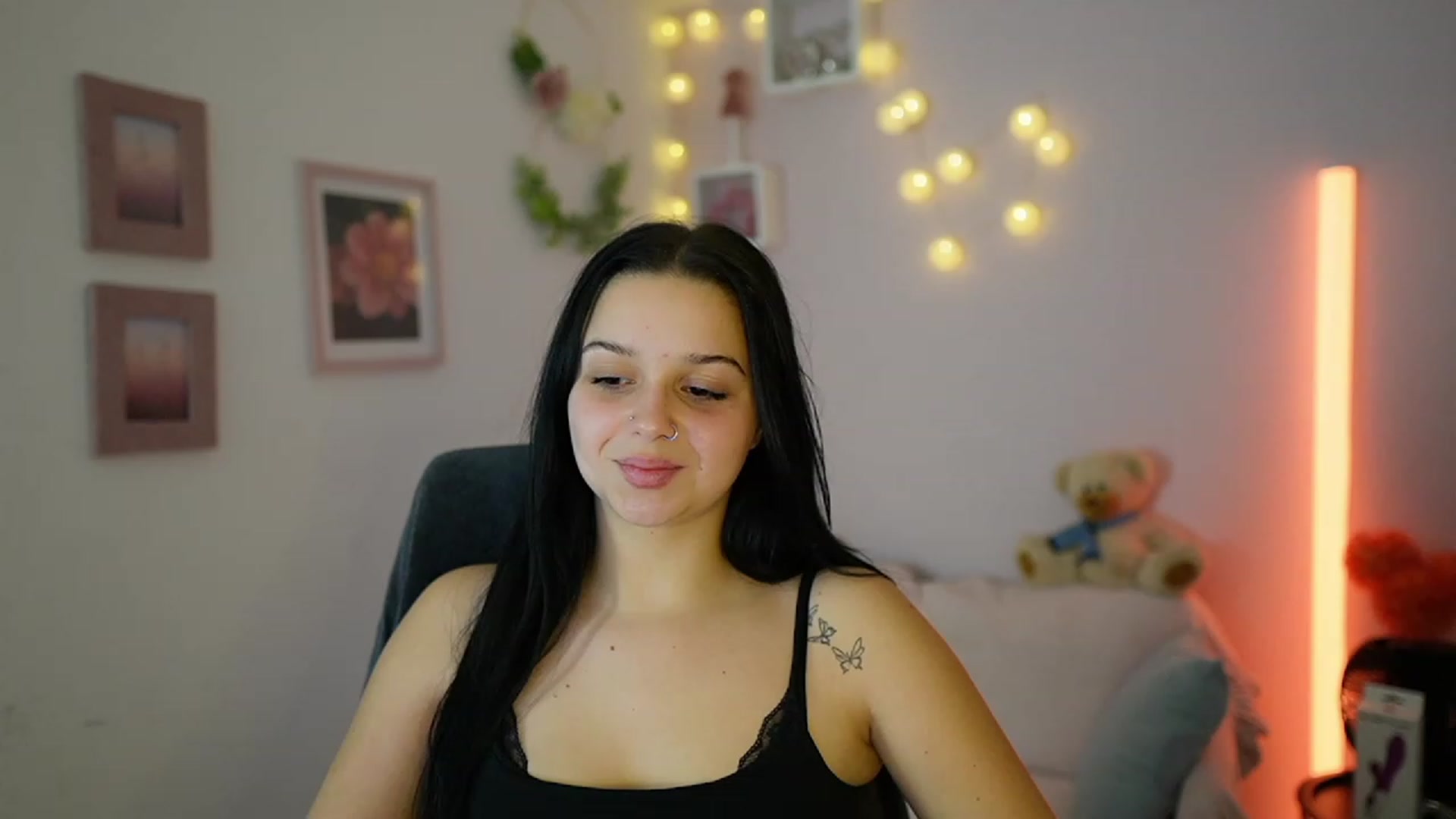 Gallery image thumbnail from Sola_Zola18's myfreecams stream on, 11/27/2023, 21:33 image 7 of 20