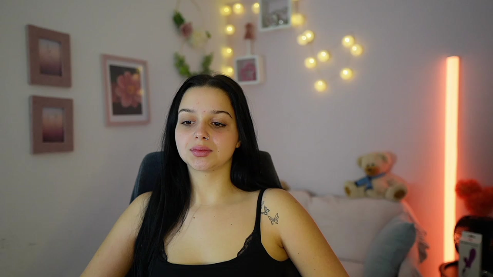 Gallery image thumbnail from Sola_Zola18's myfreecams stream on, 11/27/2023, 21:33 image 6 of 20