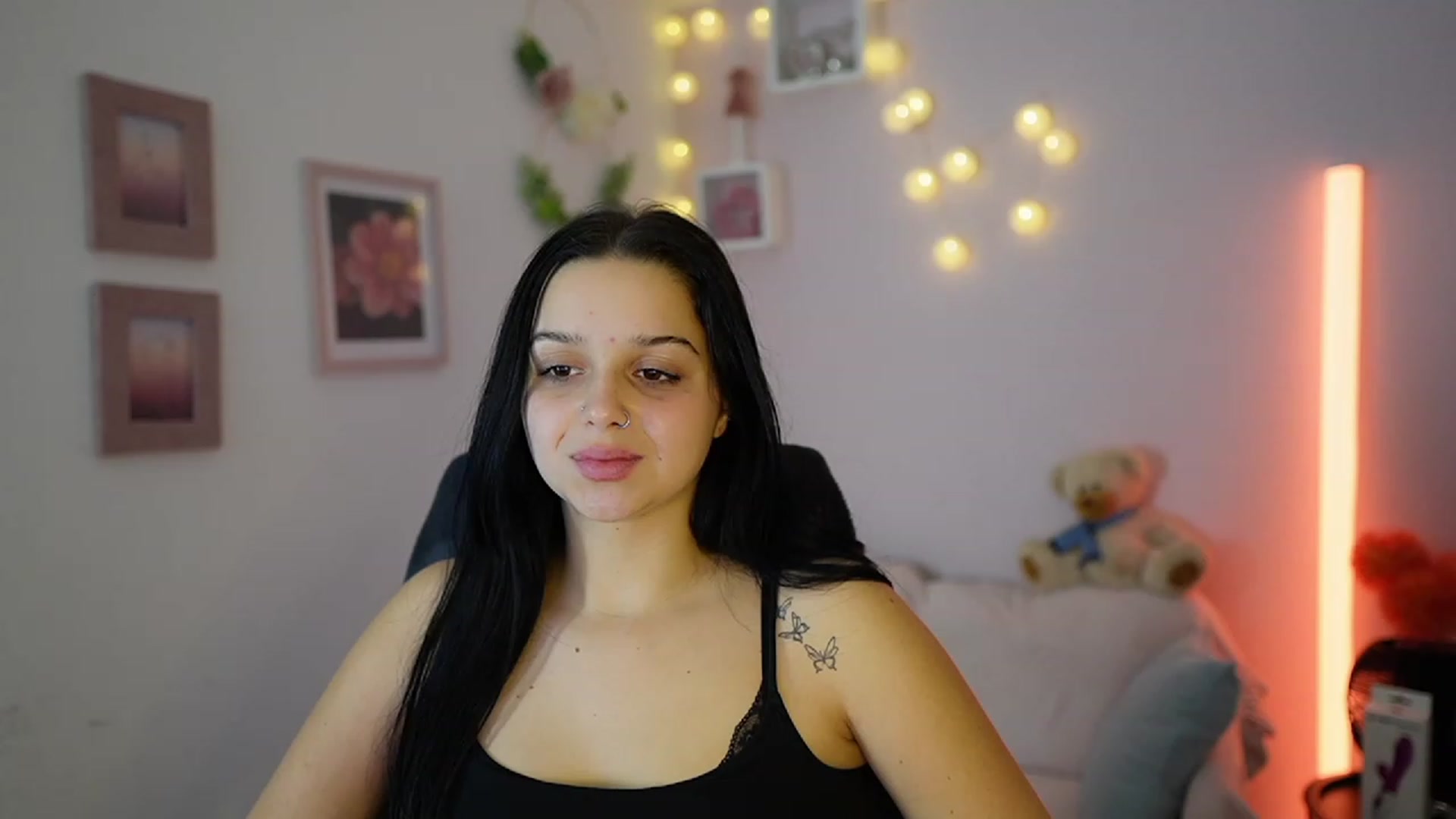 Gallery image thumbnail from Sola_Zola18's myfreecams stream on, 11/27/2023, 22:58 image 6 of 20