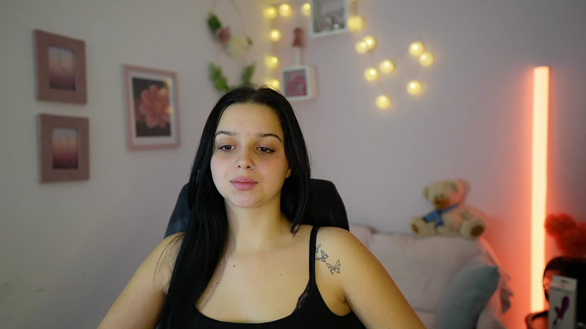 Gallery image thumbnail from Sola_Zola18's myfreecams stream on, 11/27/2023, 22:58 image 15 of 20