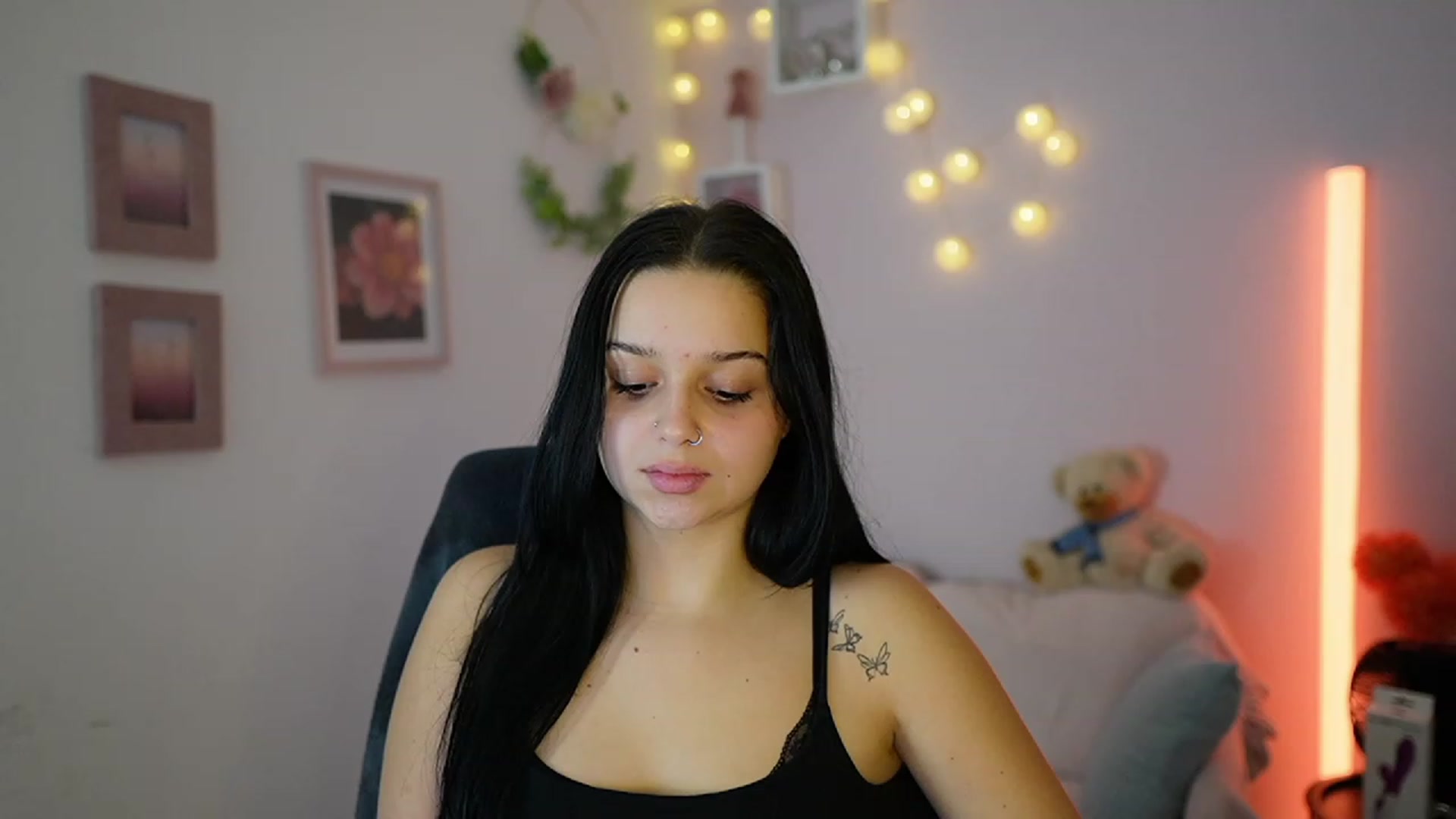 Gallery image thumbnail from Sola_Zola18's myfreecams stream on, 11/27/2023, 22:58 image 8 of 20