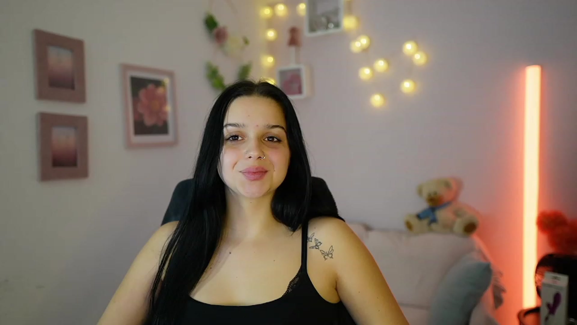 Gallery image thumbnail from Sola_Zola18's myfreecams stream on, 11/27/2023, 22:58 image 10 of 20