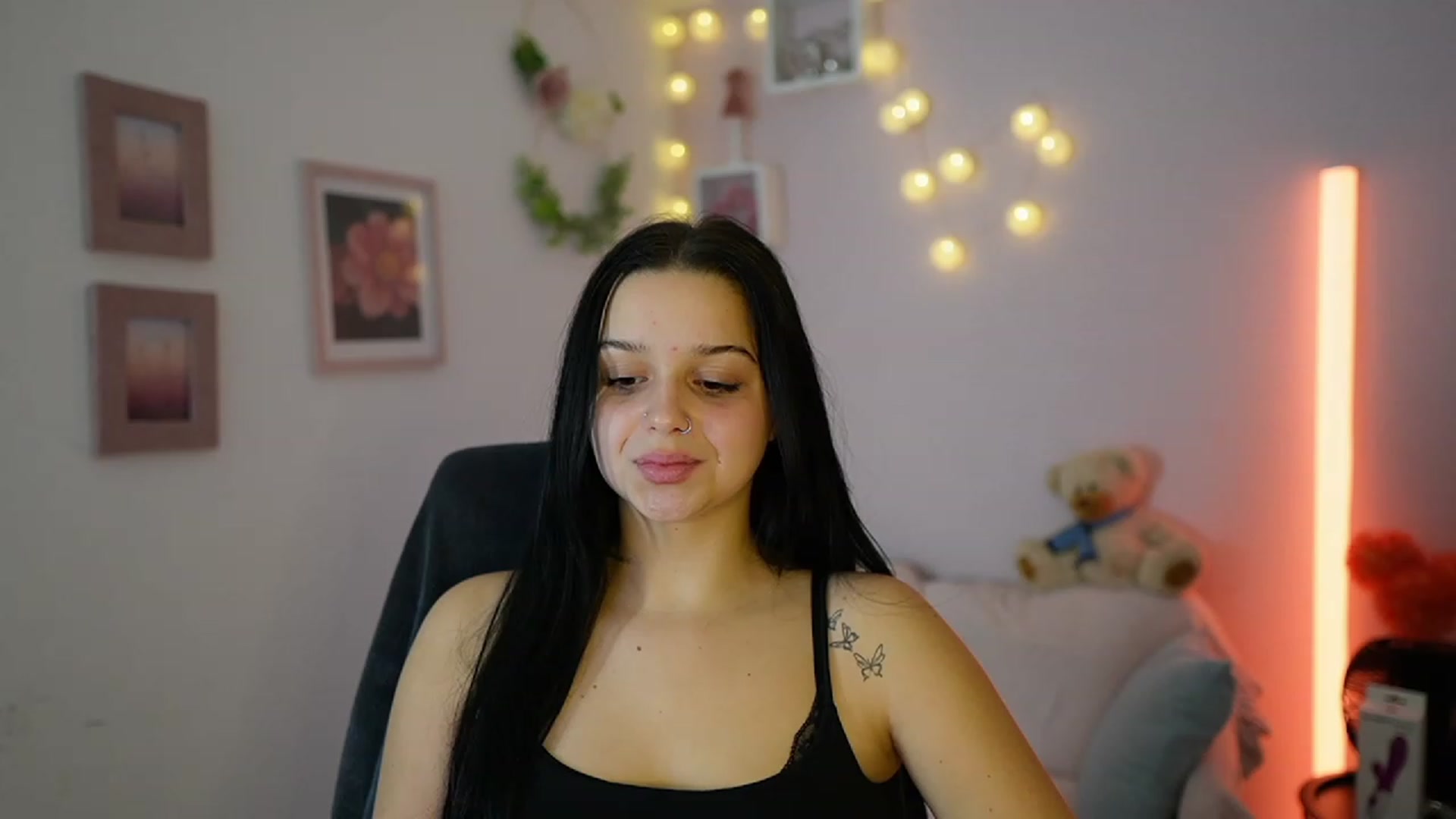 Gallery image thumbnail from Sola_Zola18's myfreecams stream on, 11/27/2023, 22:58 image 5 of 20
