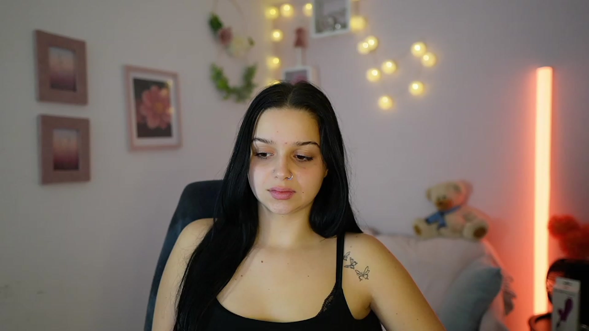 Gallery image thumbnail from Sola_Zola18's myfreecams stream on, 11/27/2023, 22:58 image 7 of 20