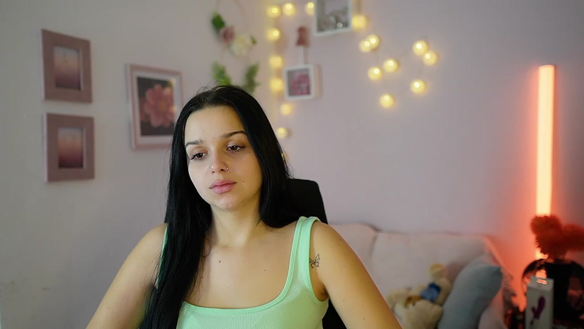 Gallery image thumbnail from Sola_Zola18's myfreecams stream on, 11/28/2023, 21:12 image 20 of 20