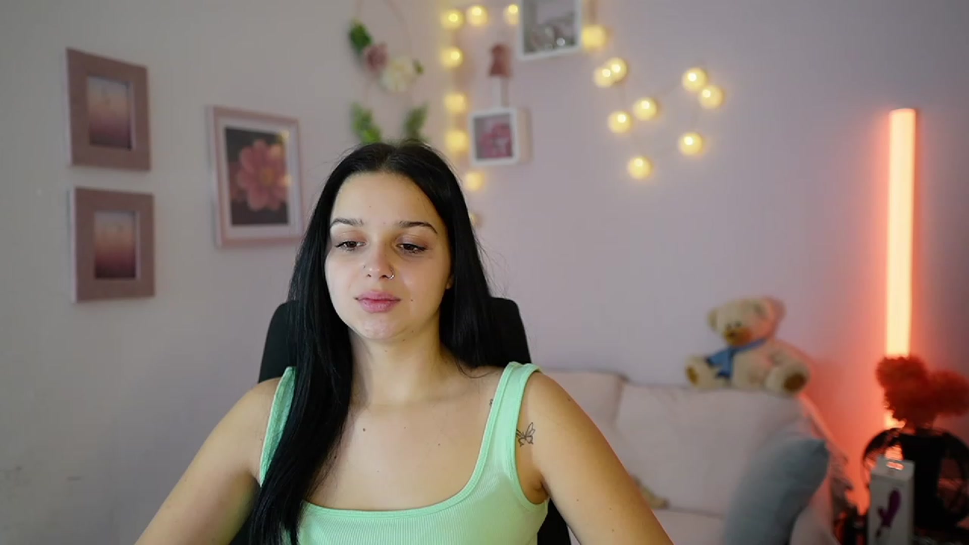 Gallery image thumbnail from Sola_Zola18's myfreecams stream on, 11/28/2023, 21:12 image 4 of 20