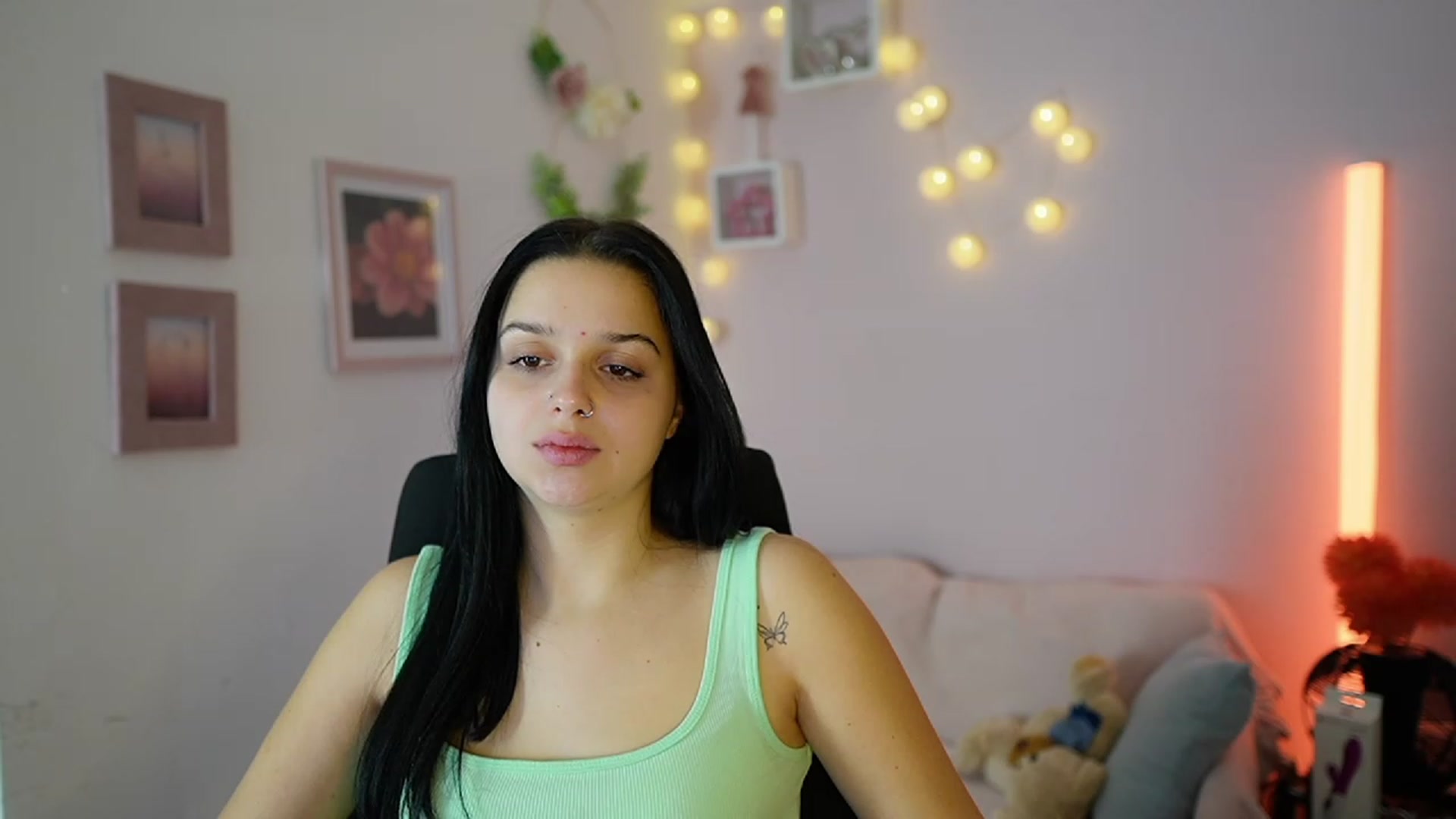 Gallery image thumbnail from Sola_Zola18's myfreecams stream on, 11/28/2023, 22:29 image 12 of 20