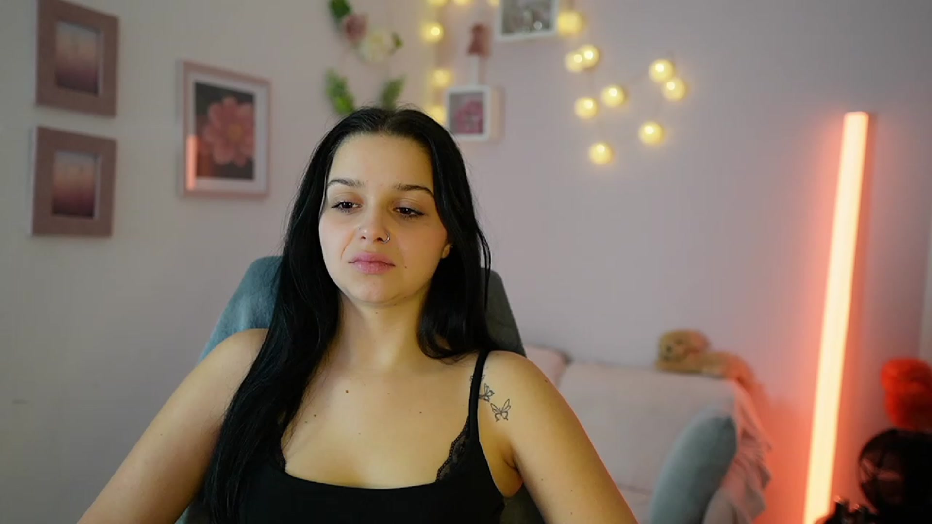 Gallery image thumbnail from Sola_Zola18's myfreecams stream on, 11/30/2023, 20:41 image 18 of 20