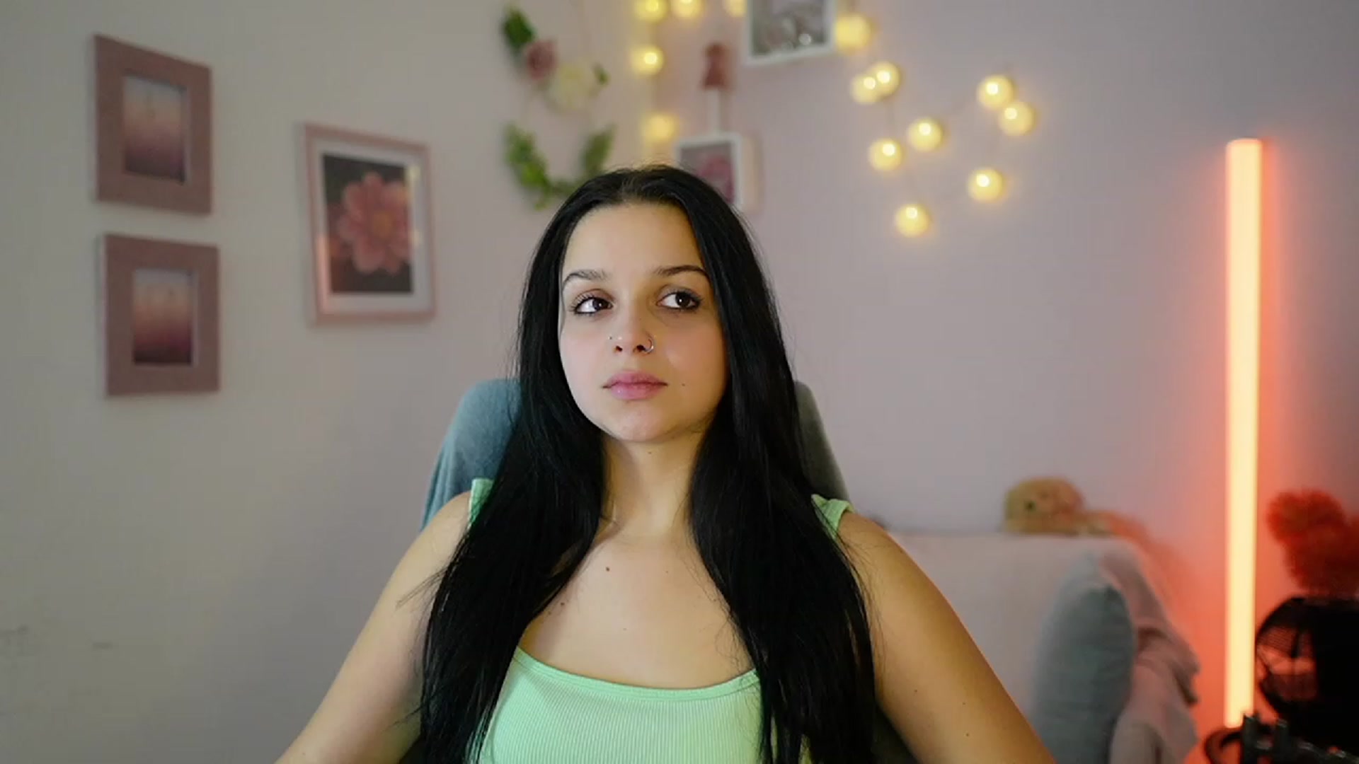 Gallery image thumbnail from Sola_Zola18's myfreecams stream on, 12/02/2023, 20:15 image 17 of 20