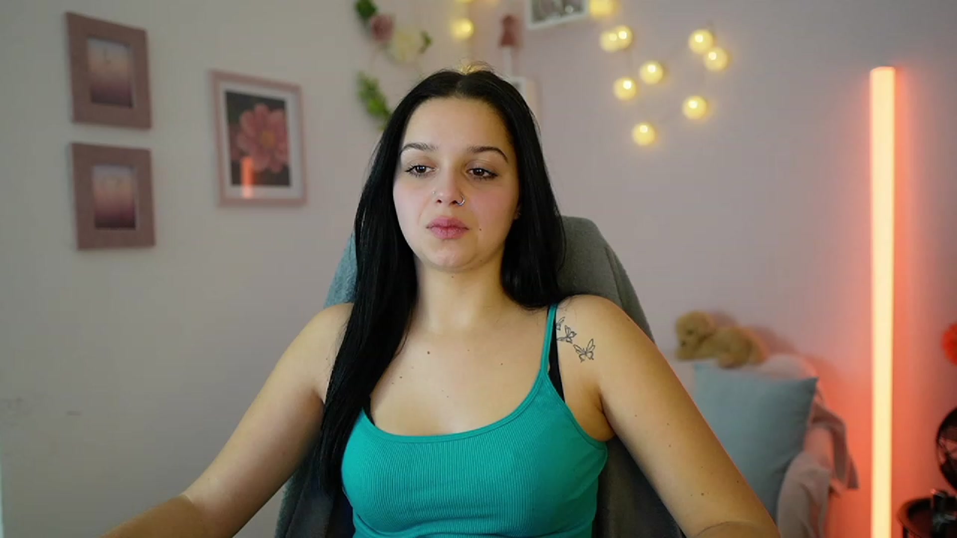 Gallery image thumbnail from Sola_Zola18's myfreecams stream on, 12/06/2023, 20:31 image 1 of 20