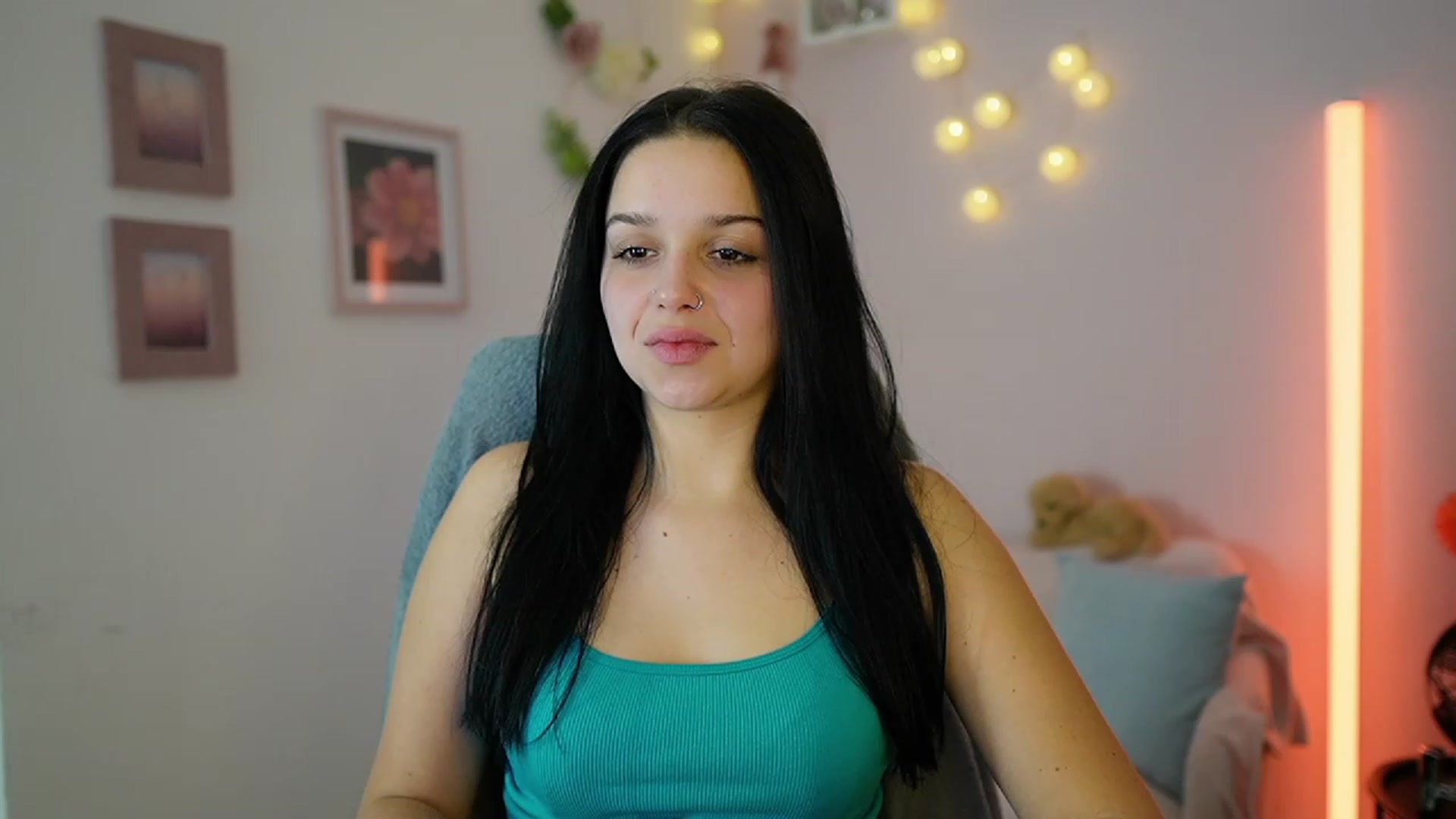 Gallery image thumbnail from Sola_Zola18's myfreecams stream on, 12/06/2023, 20:31 image 20 of 20