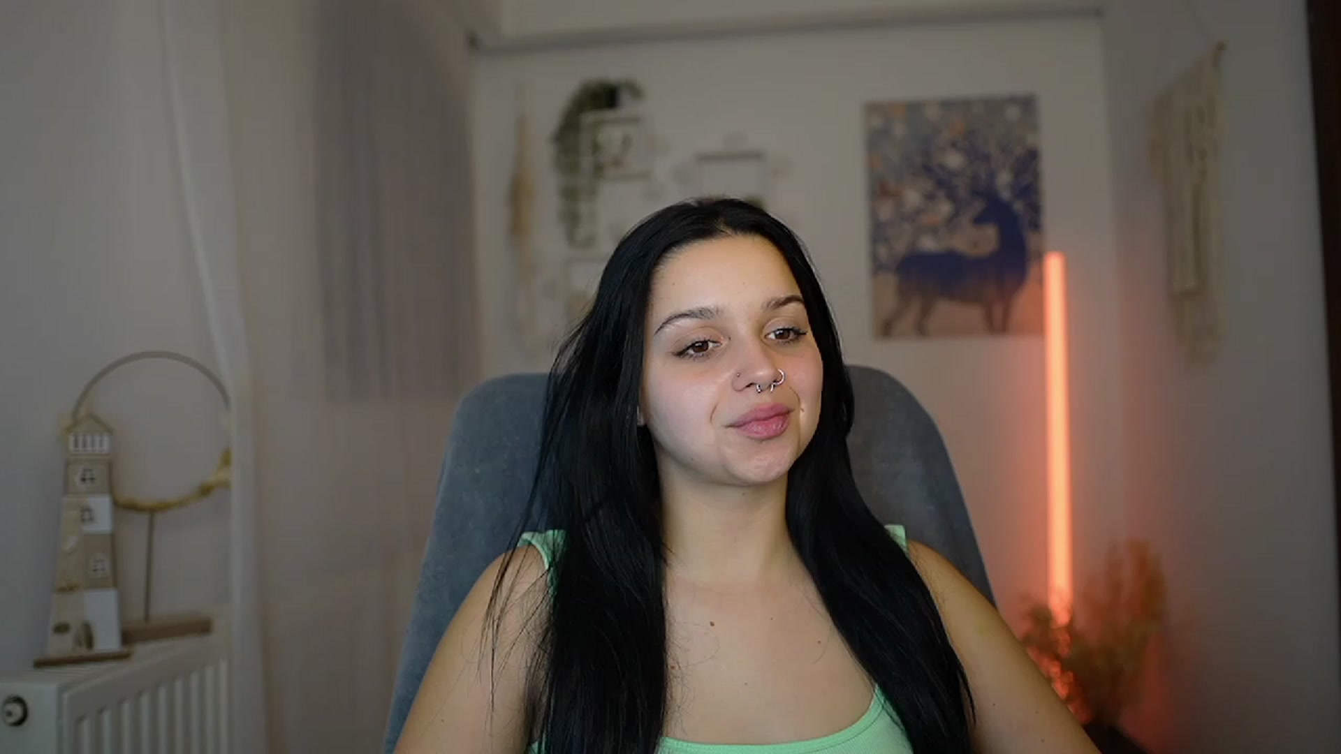 Gallery image thumbnail from Sola_Zola18's myfreecams stream on, 12/20/2023, 23:04 image 1 of 20