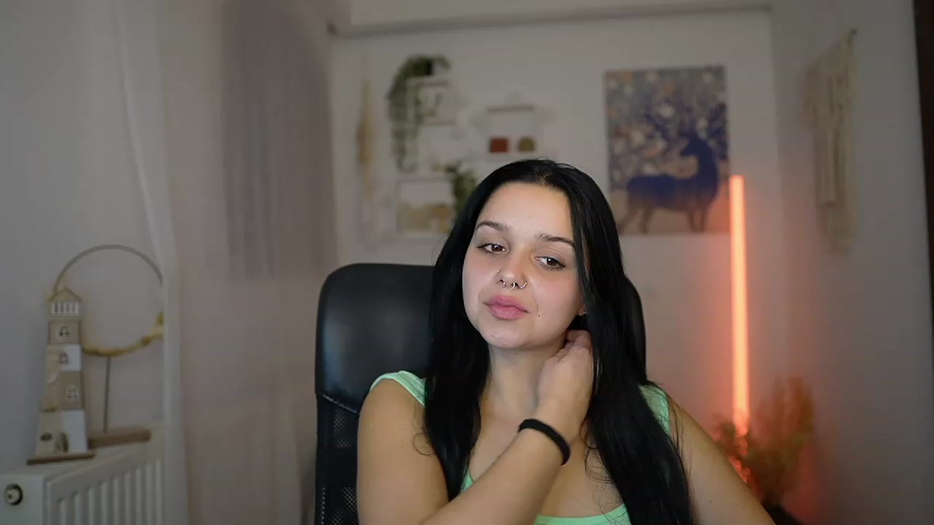 Gallery image thumbnail from Sola_Zola18's myfreecams stream on, 12/20/2023, 23:04 image 15 of 20