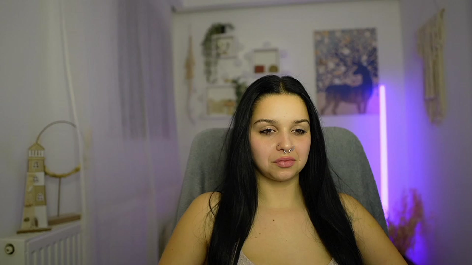 Gallery image thumbnail from Sola_Zola18's myfreecams stream on, 12/21/2023, 23:07 image 8 of 20