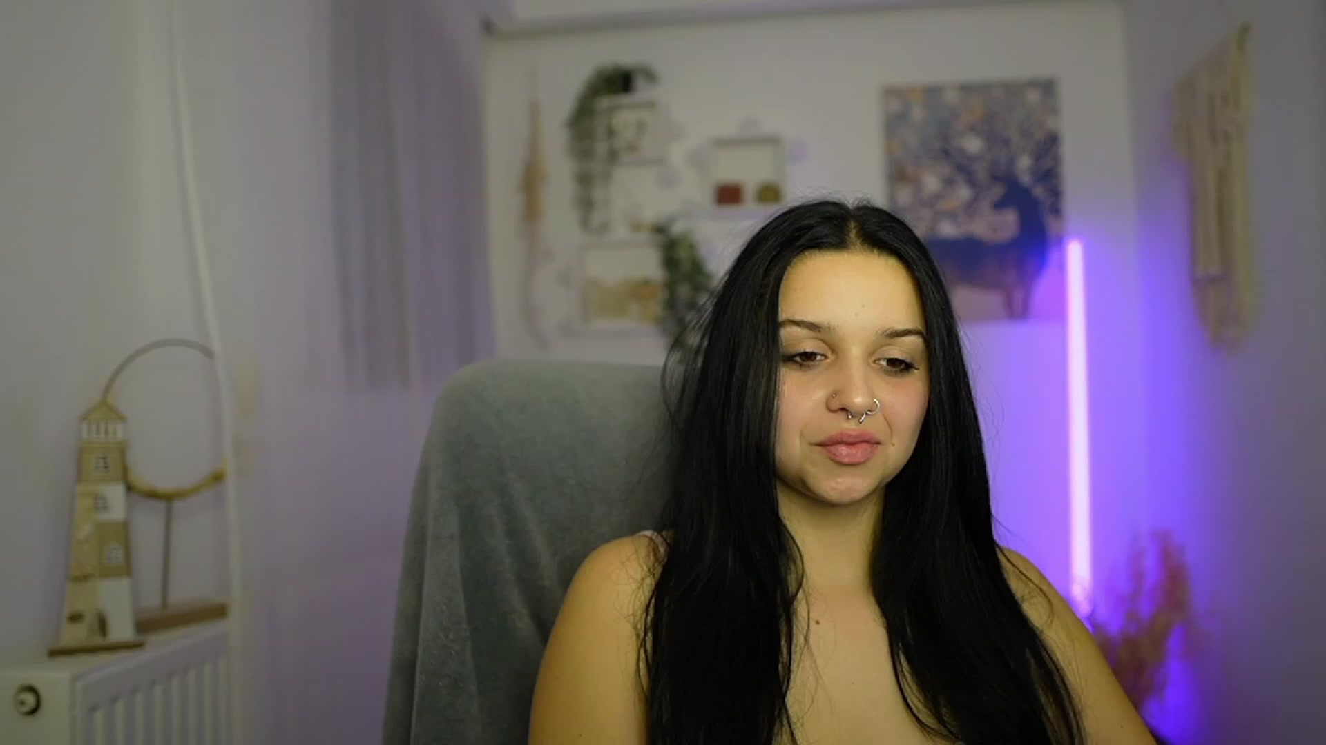 Gallery image thumbnail from Sola_Zola18's myfreecams stream on, 12/21/2023, 23:07 image 18 of 20