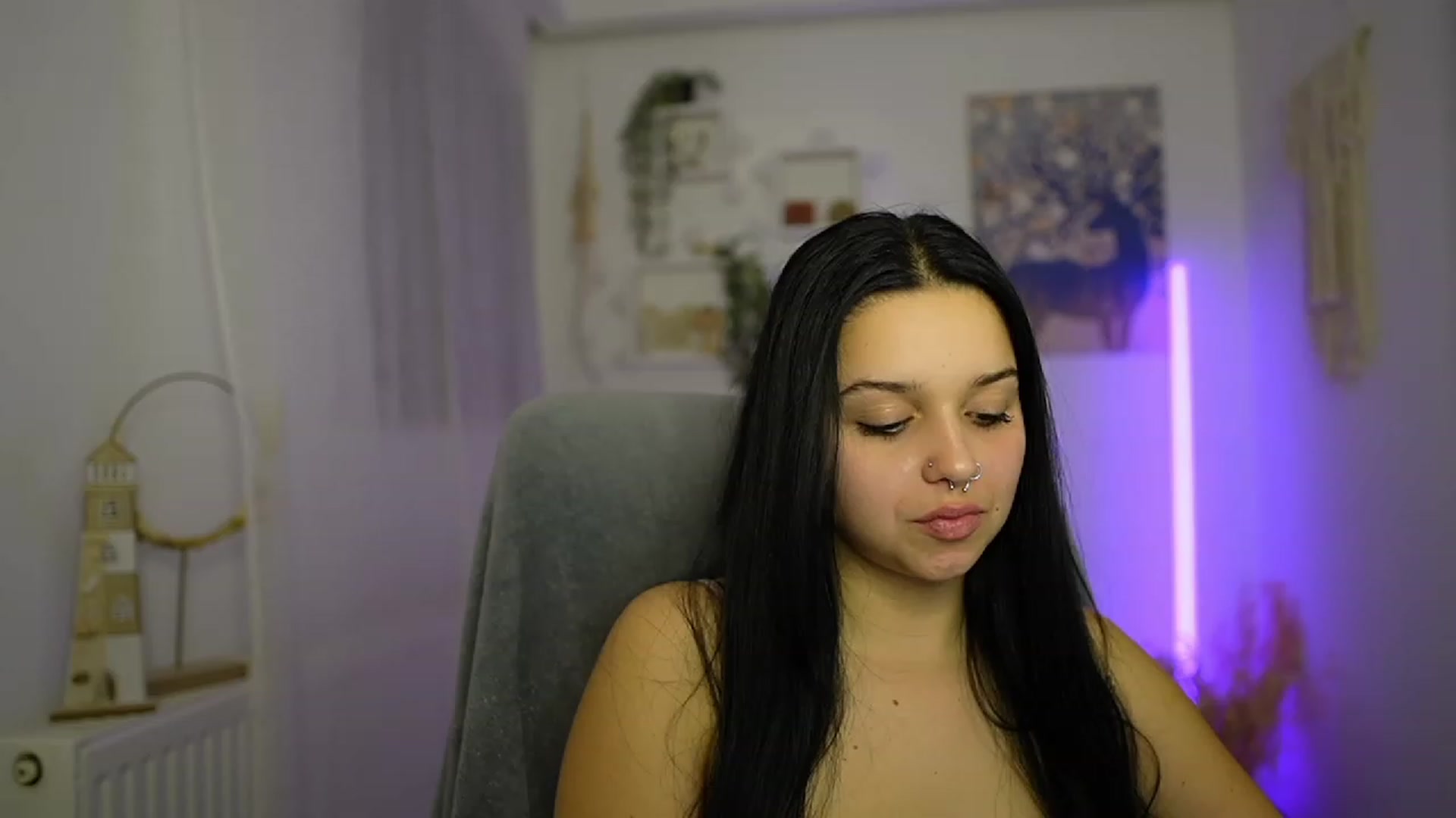 Gallery image thumbnail from Sola_Zola18's myfreecams stream on, 12/21/2023, 23:07 image 15 of 20