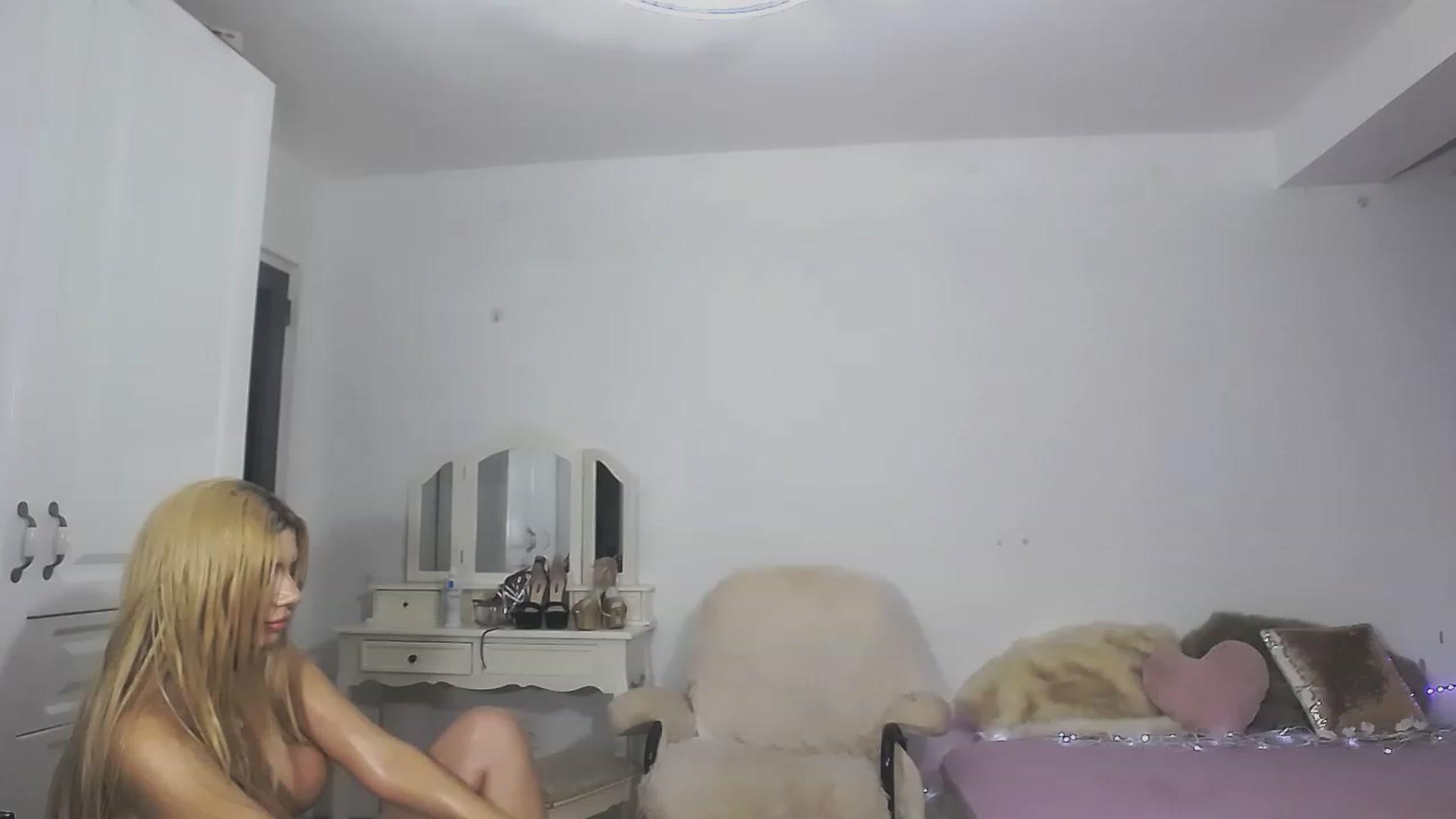 Gallery image thumbnail from SolarNicky's myfreecams stream on, 04/24/2023, 24:25 image 11 of 20