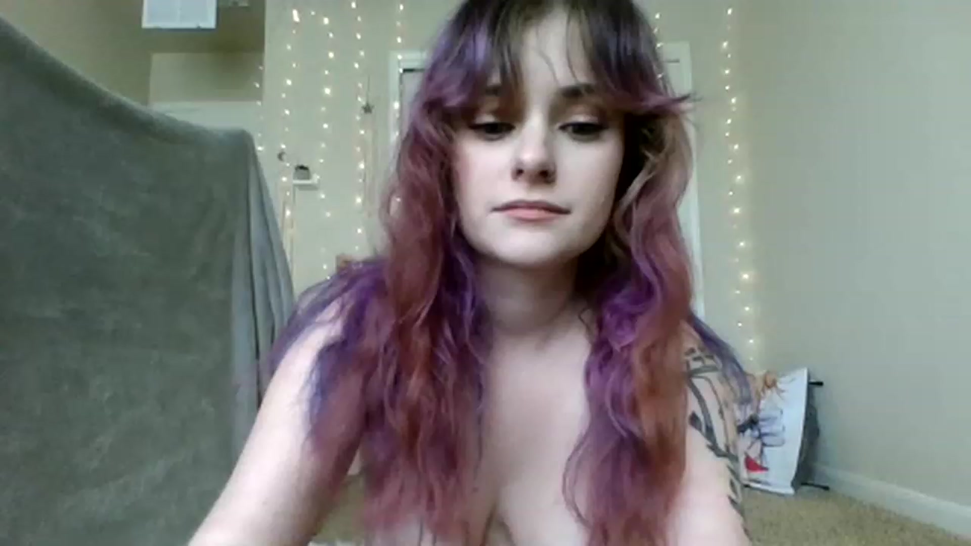 Gallery image thumbnail from Solenne_22's myfreecams stream on, 02/04/2023, 18:15 image 2 of 20