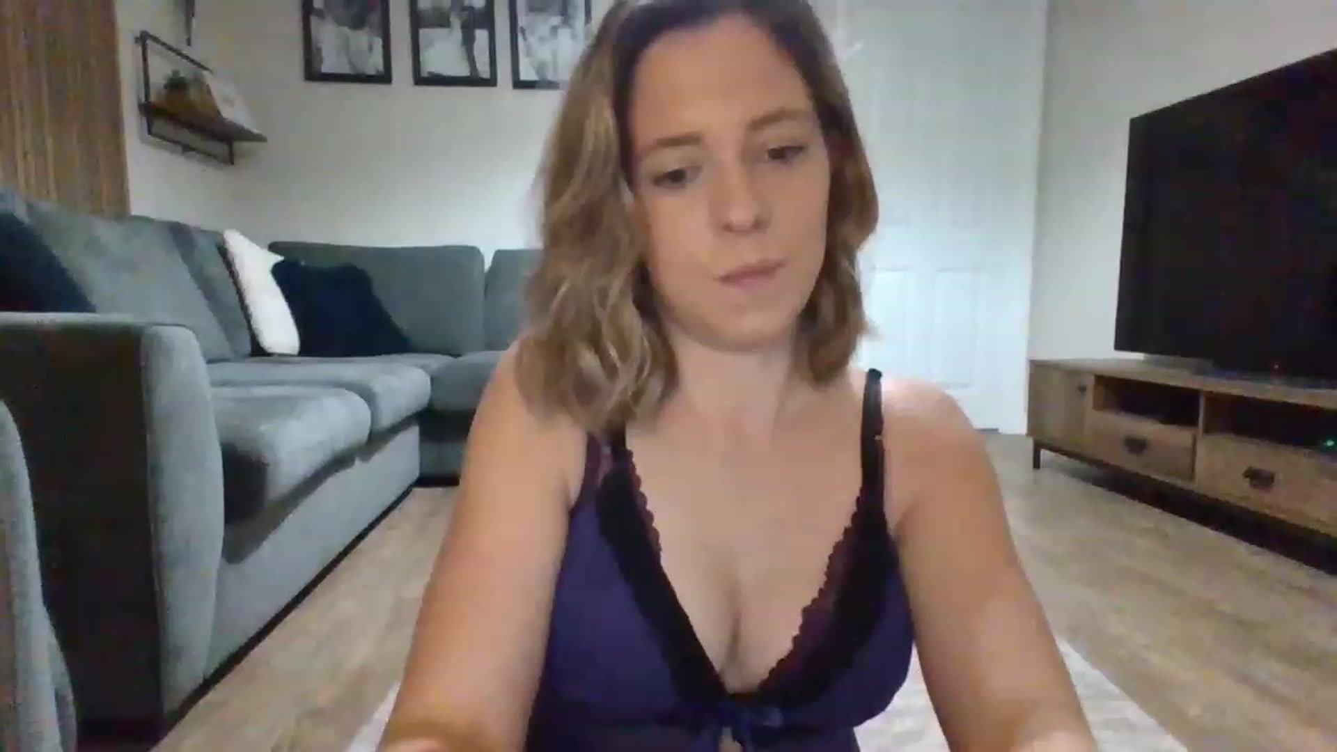 Gallery image thumbnail from Soley_bea's myfreecams stream on, 11/17/2022, 20:21 image 6 of 20