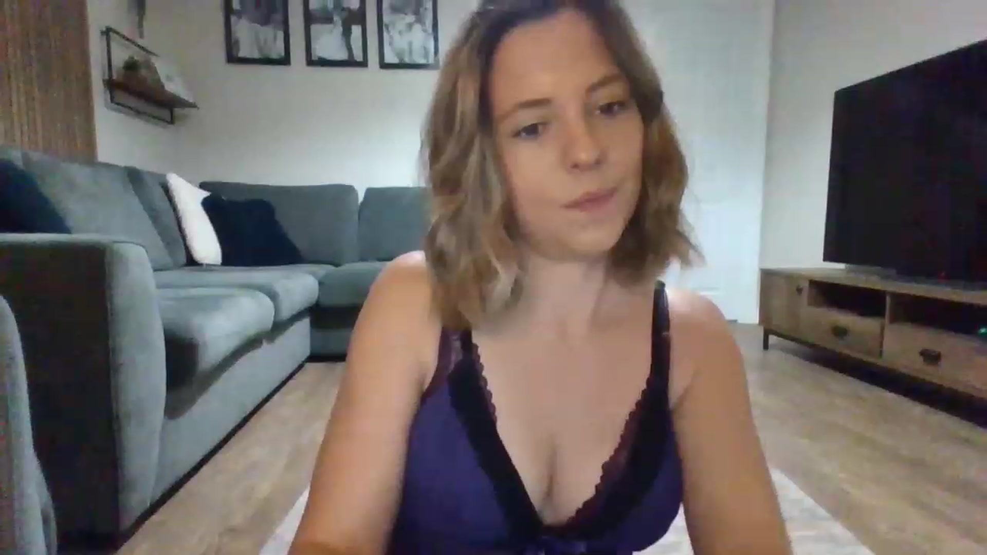 Gallery image thumbnail from Soley_bea's myfreecams stream on, 11/17/2022, 20:21 image 4 of 20