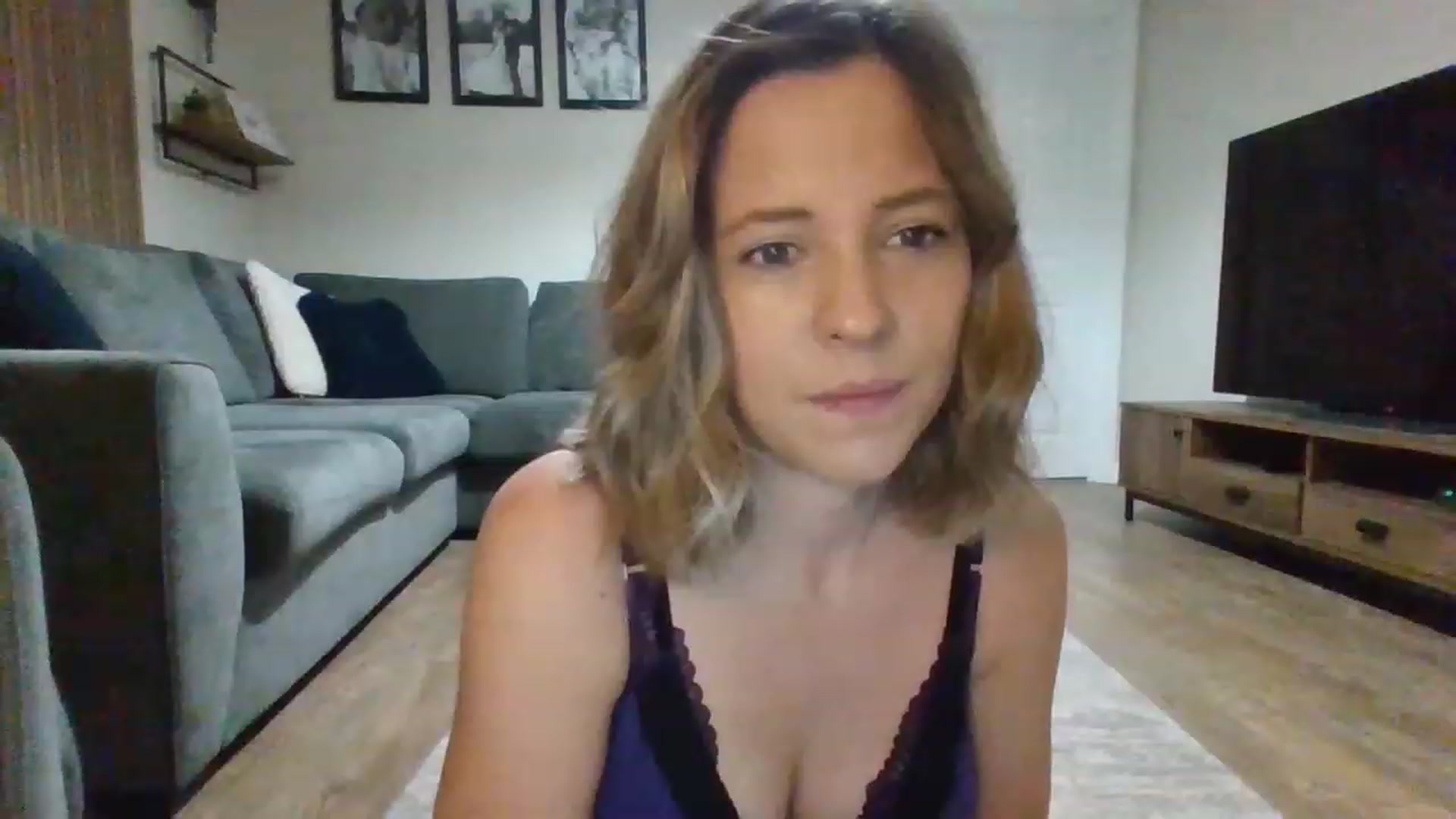 Gallery image thumbnail from Soley_bea's myfreecams stream on, 11/17/2022, 20:21 image 5 of 20