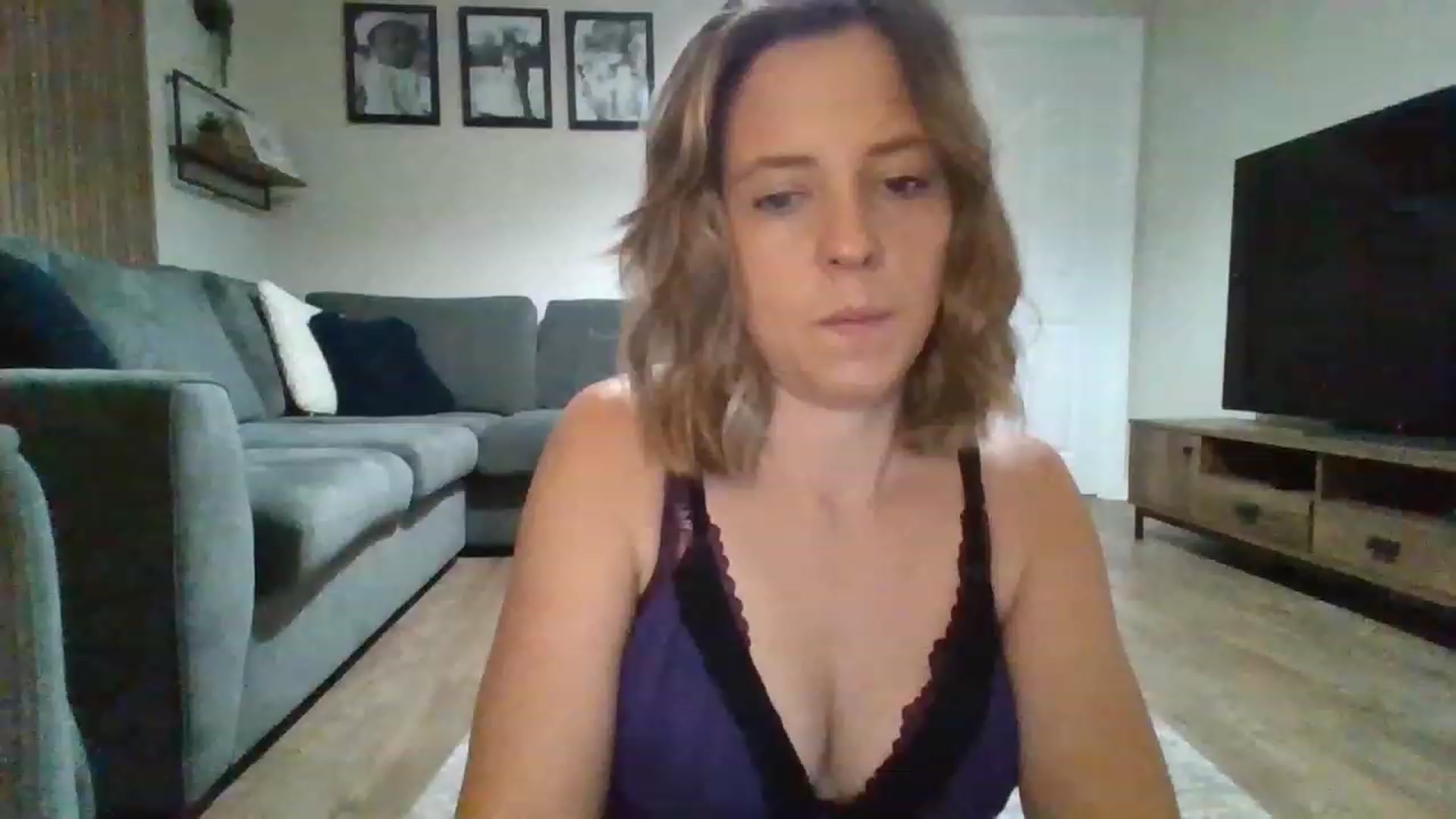 Gallery image thumbnail from Soley_bea's myfreecams stream on, 11/17/2022, 20:21 image 16 of 20