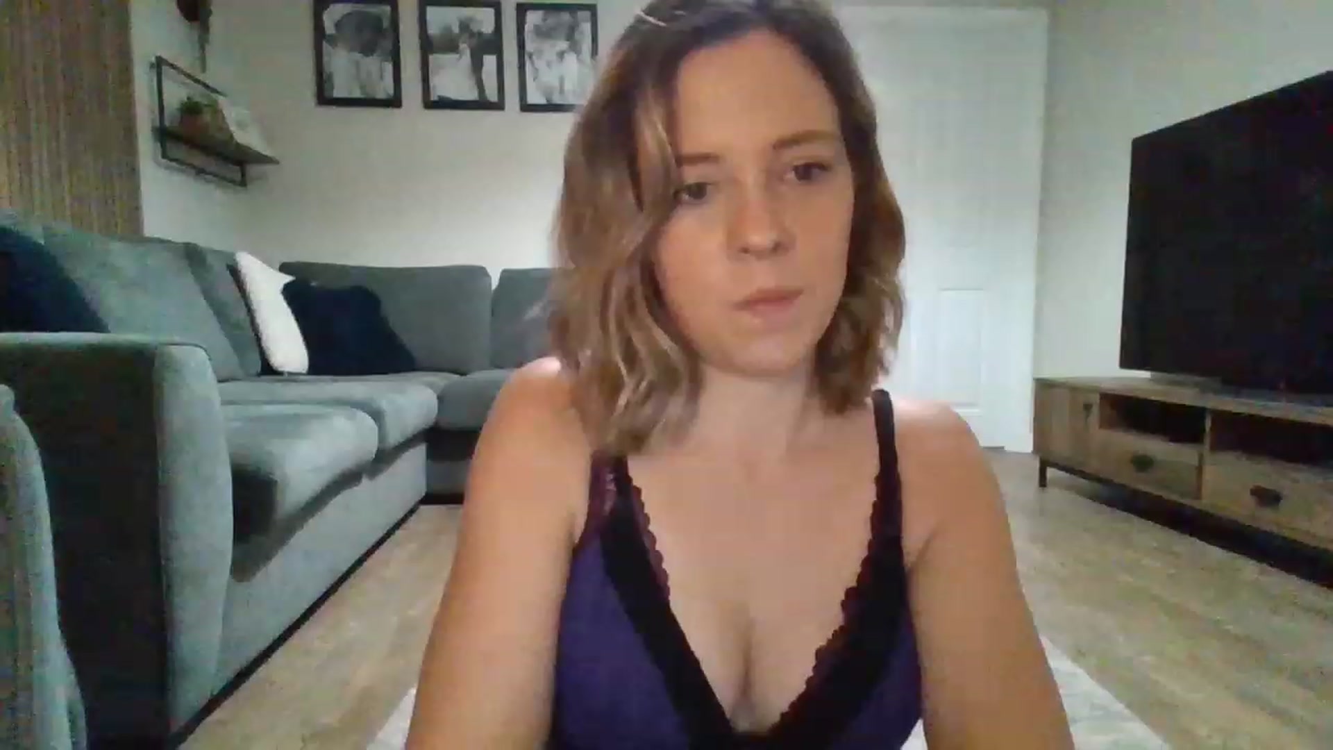 Gallery image thumbnail from Soley_bea's myfreecams stream on, 11/17/2022, 20:21 image 18 of 20