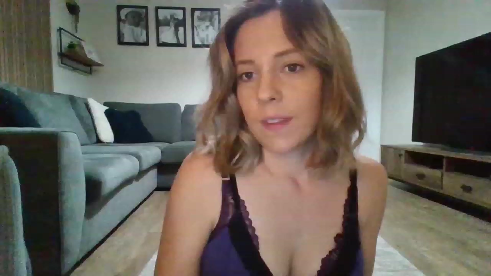 Gallery image thumbnail from Soley_bea's myfreecams stream on, 11/17/2022, 20:21 image 20 of 20