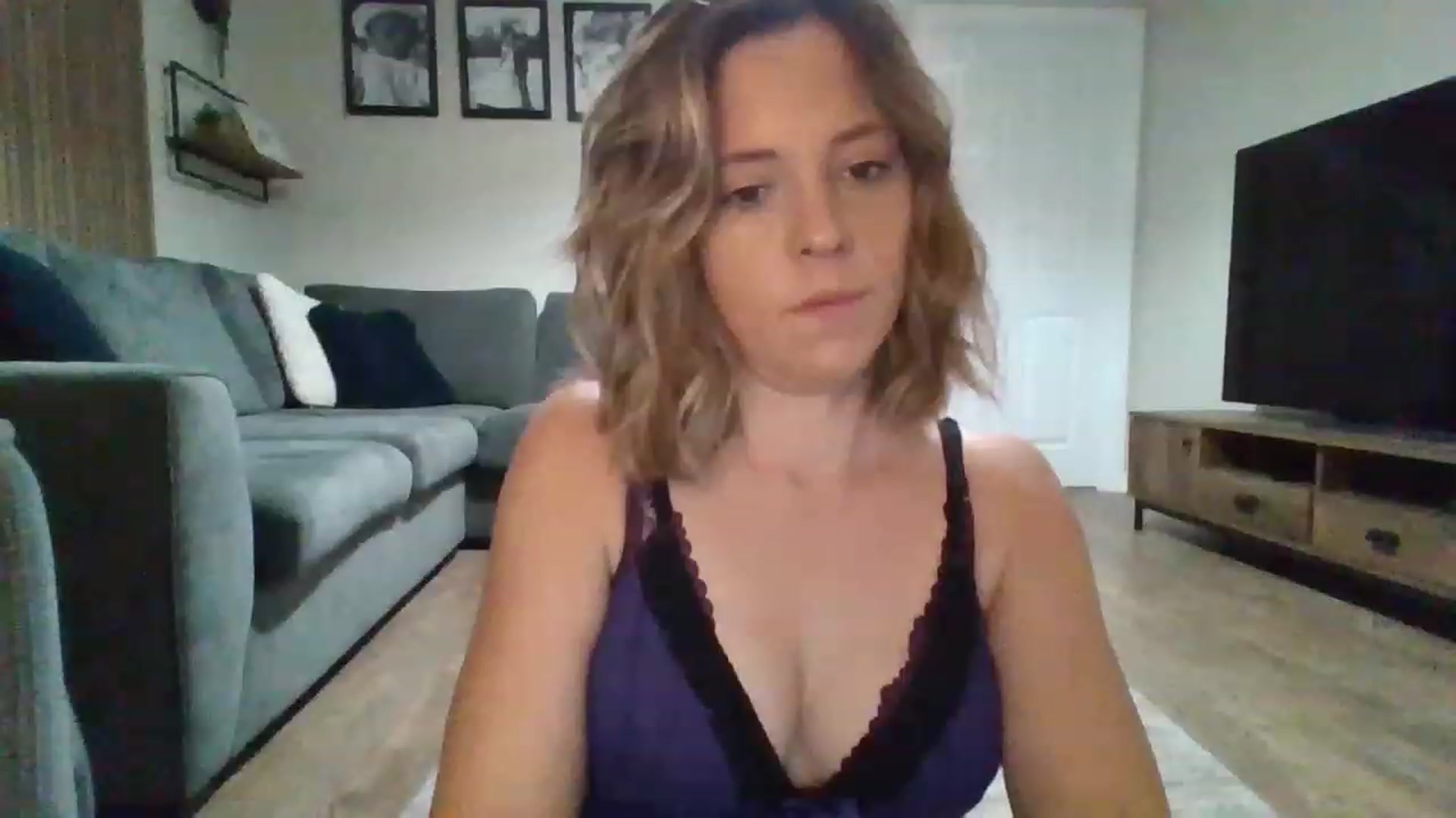 Gallery image thumbnail from Soley_bea's myfreecams stream on, 11/17/2022, 20:21 image 12 of 20