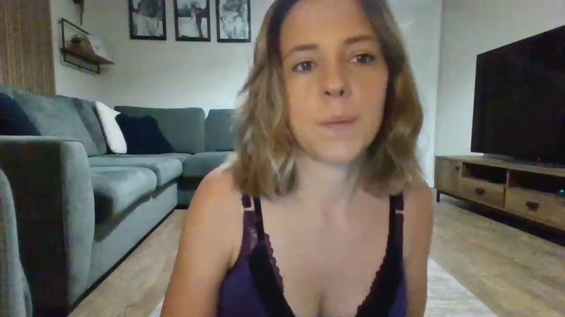 Gallery image thumbnail from Soley_bea's myfreecams stream on, 11/17/2022, 20:21 image 3 of 20