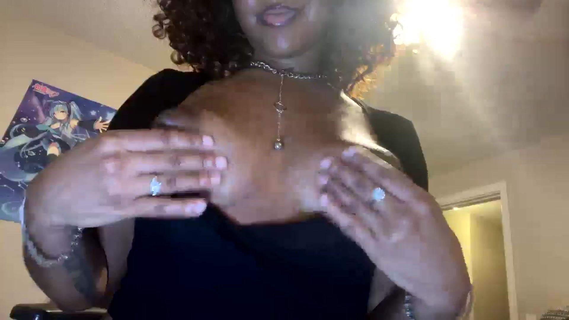 Gallery image thumbnail from Soli_Reyes's myfreecams stream on, 06/25/2025, 07:36 image 3 of 20