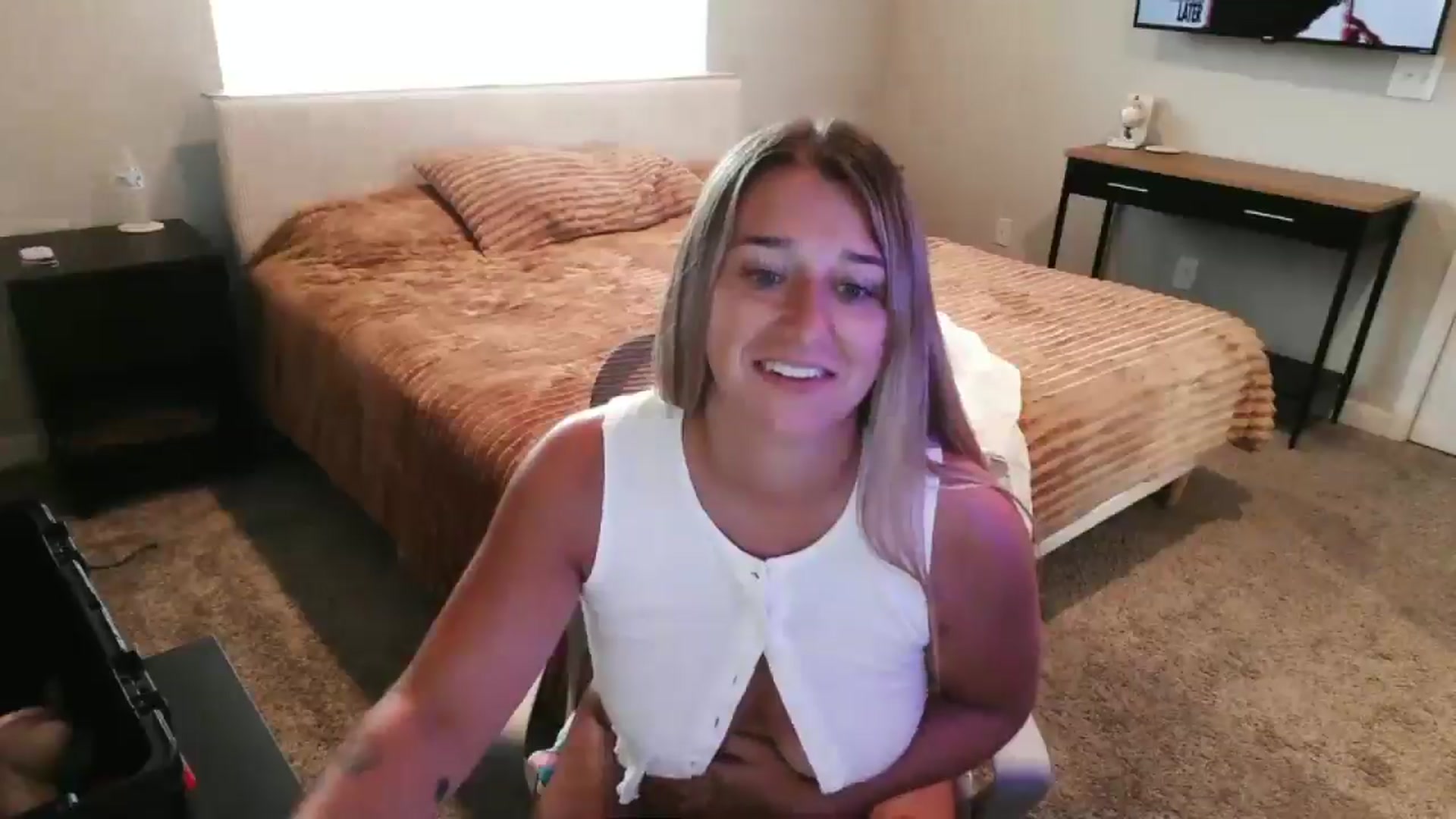 Gallery image thumbnail from Somebunny777's myfreecams stream on, 08/12/2025, 13:59 image 11 of 20