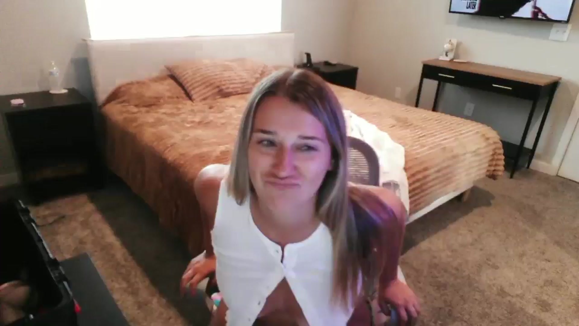 Gallery image thumbnail from Somebunny777's myfreecams stream on, 08/12/2025, 13:59 image 10 of 20