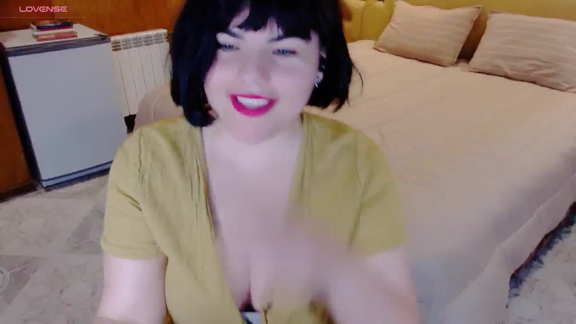 Gallery image thumbnail from SomeoneReal's myfreecams stream on, 05/12/2024, 19:32 image 13 of 20