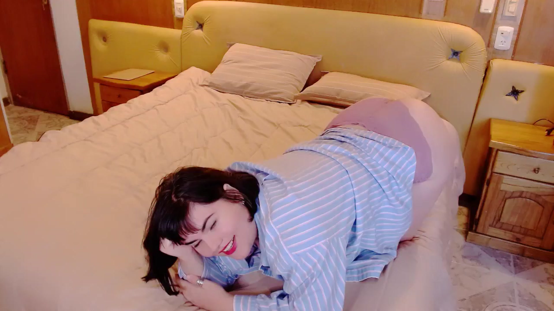 Gallery image thumbnail from SomeoneReal's myfreecams stream on, 05/25/2024, 18:54 image 19 of 20