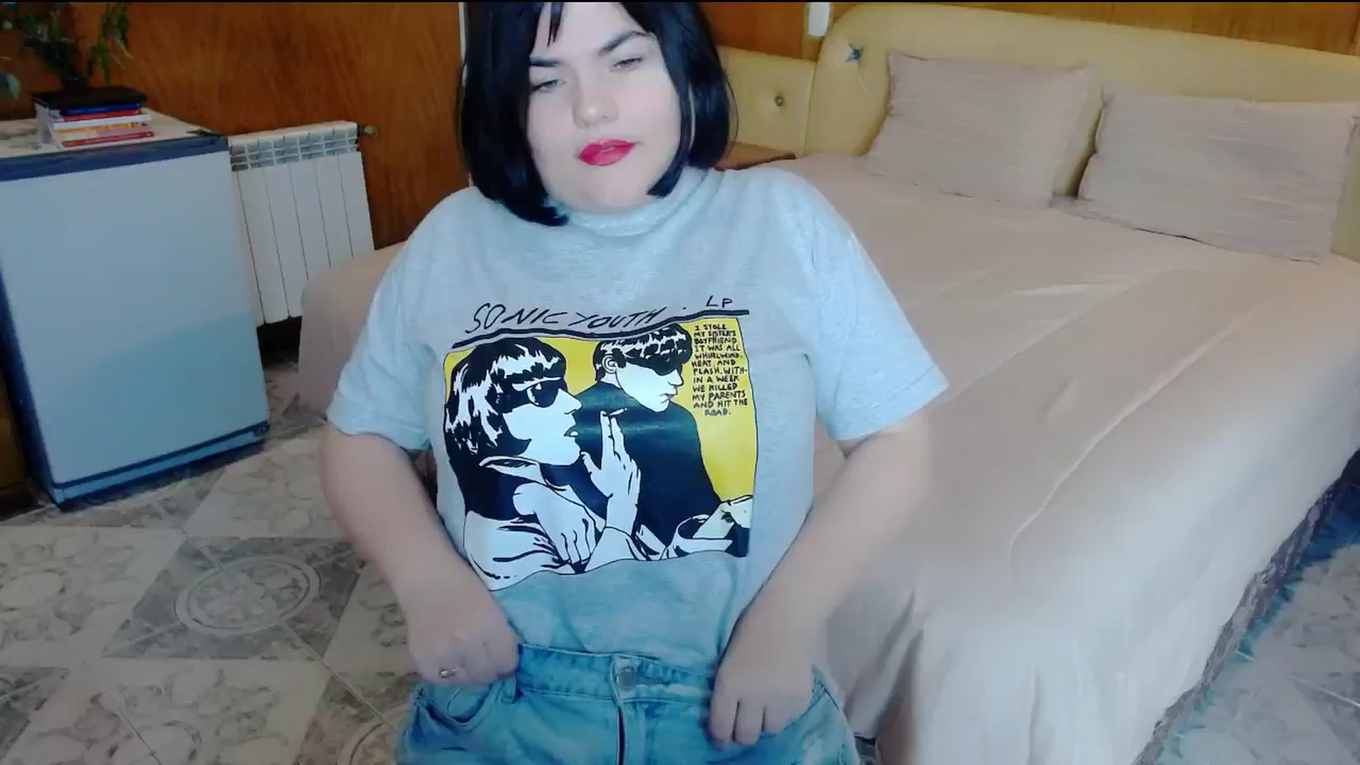 Gallery image thumbnail from SomeoneReal's myfreecams stream on, 06/01/2024, 16:38 image 6 of 20
