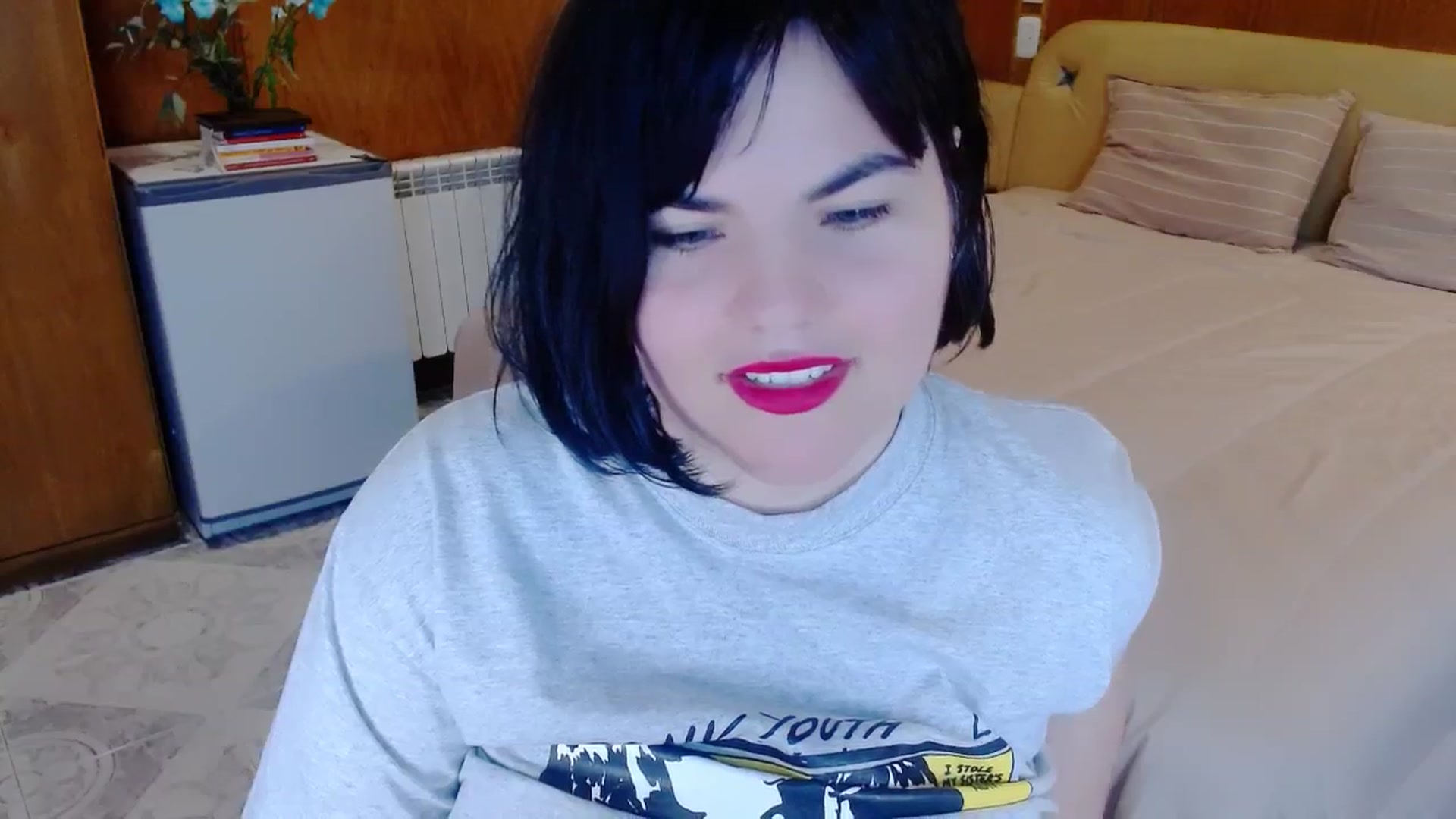 Gallery image thumbnail from SomeoneReal's myfreecams stream on, 06/01/2024, 18:41 image 19 of 20
