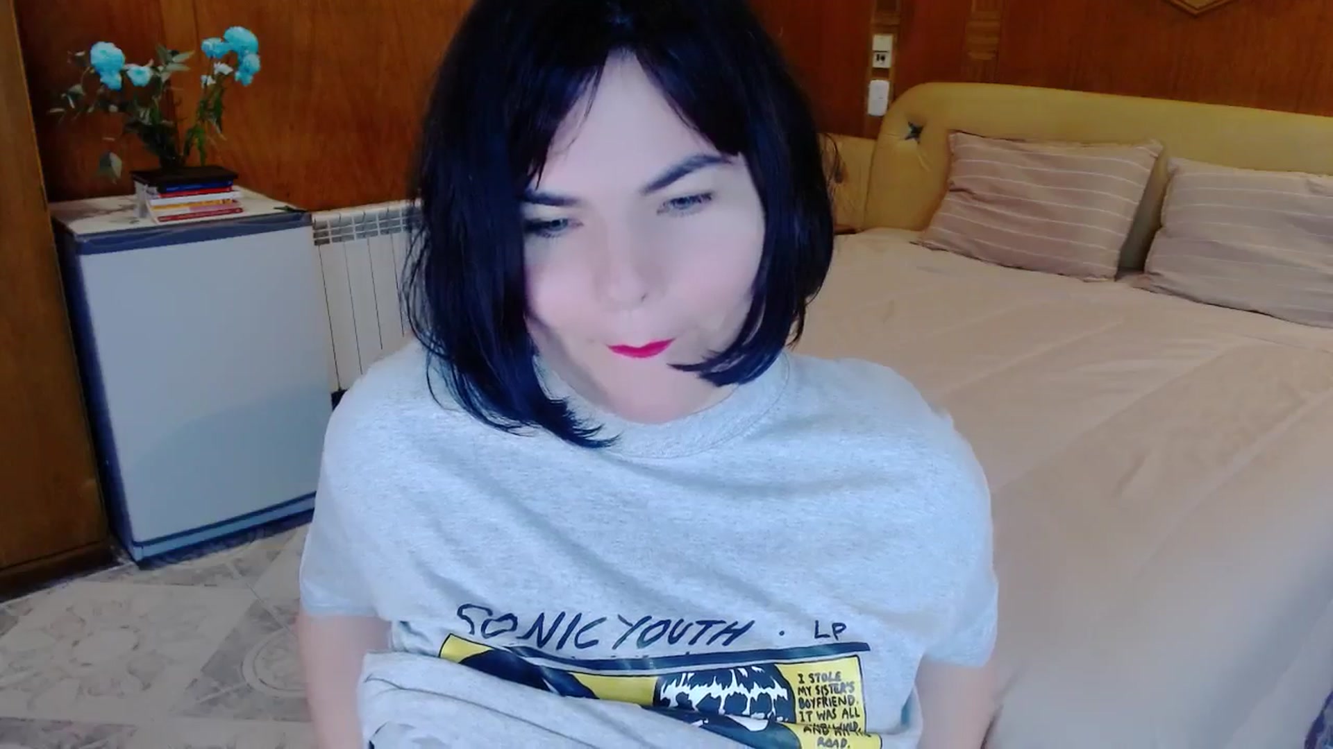 Gallery image thumbnail from SomeoneReal's myfreecams stream on, 06/01/2024, 18:41 image 17 of 20