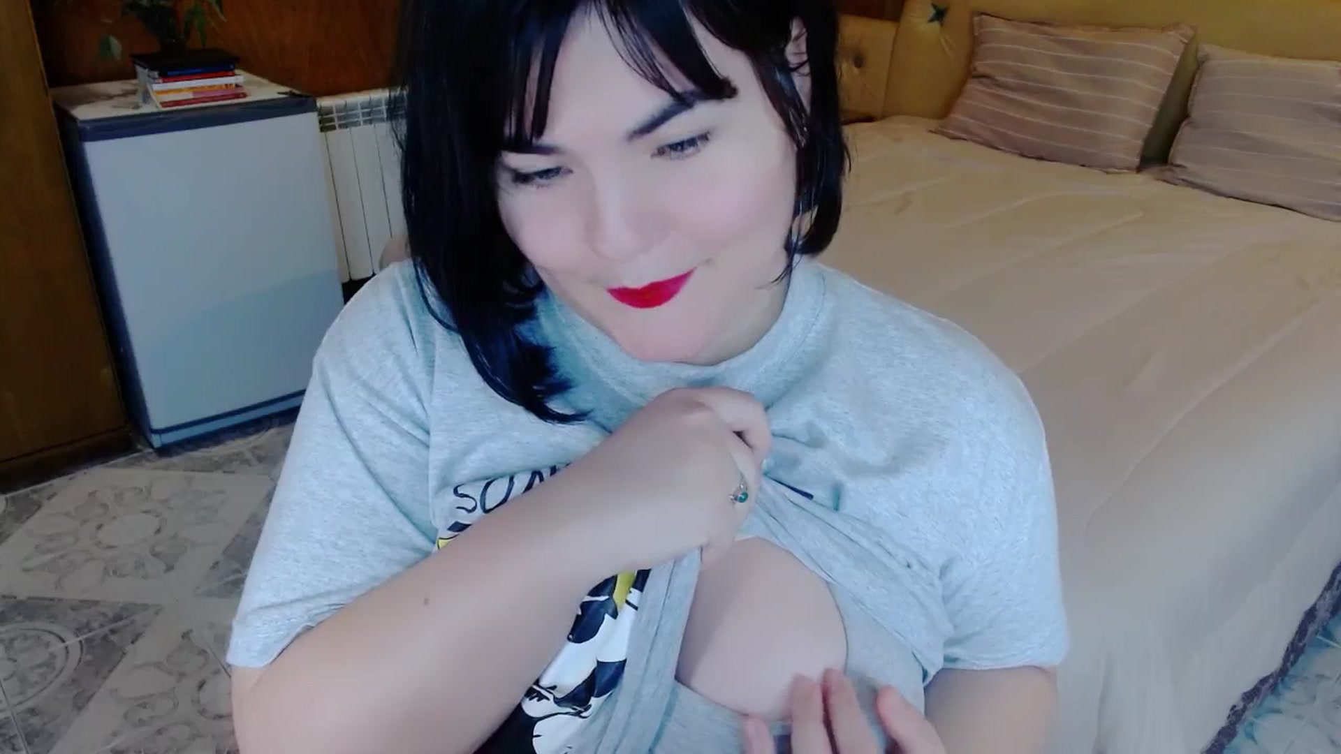 Gallery image thumbnail from SomeoneReal's myfreecams stream on, 06/01/2024, 18:41 image 10 of 20