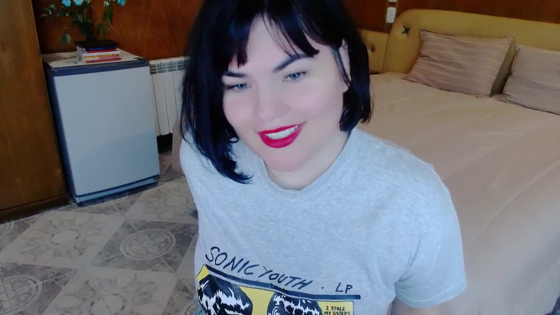 Gallery image thumbnail from SomeoneReal's myfreecams stream on, 06/01/2024, 18:41 image 12 of 20
