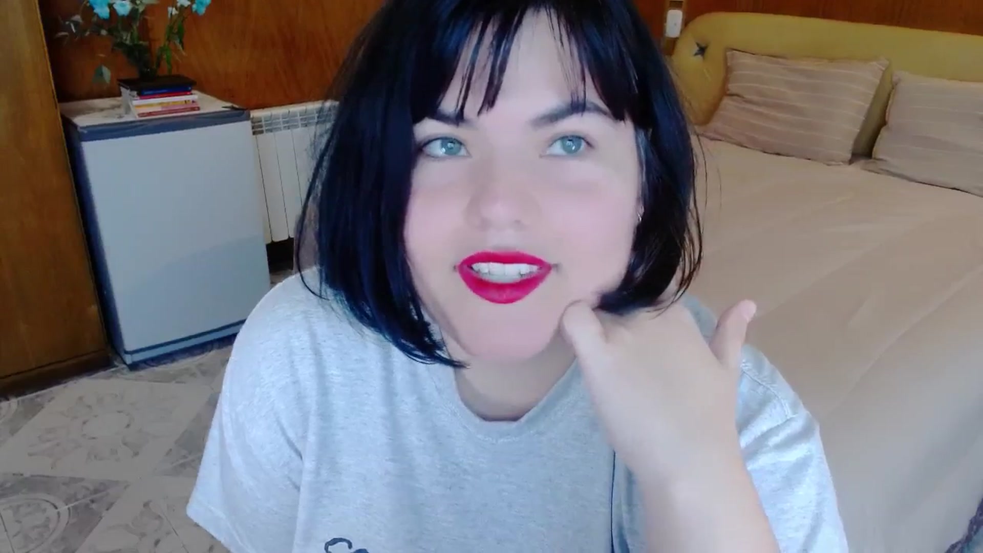 Gallery image thumbnail from SomeoneReal's myfreecams stream on, 06/01/2024, 18:41 image 13 of 20